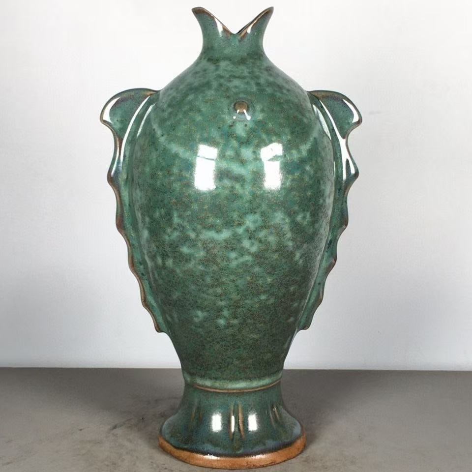 Chinese Porcelain Vase, 18*9.5cm: A Chinese porcelain vase, the body finished in a fine glaze. Vessels of this form have long served both functional and ceremonial roles in Chinese decorative arts, prized for their graceful proportion