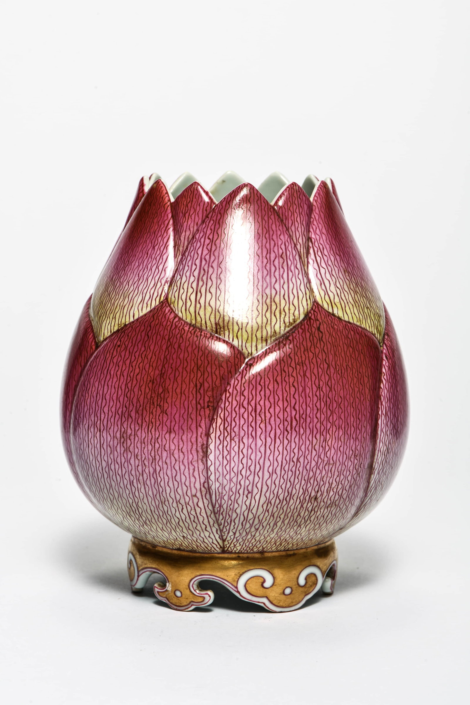 A RUBY-RED CARVED 'LOTUS' VASE - 2