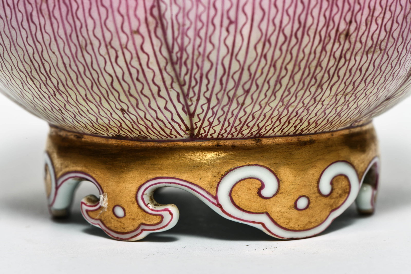 A RUBY-RED CARVED 'LOTUS' VASE - 4