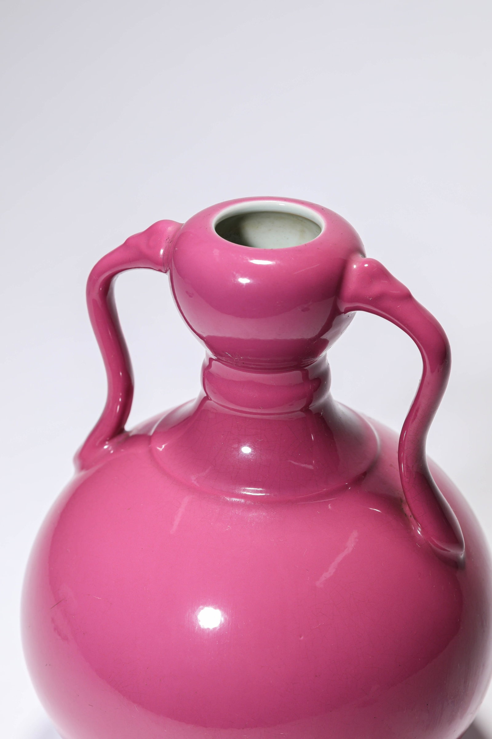 A RUBY-RED DOUBLE-RUYI-HANDLED VASE - 2