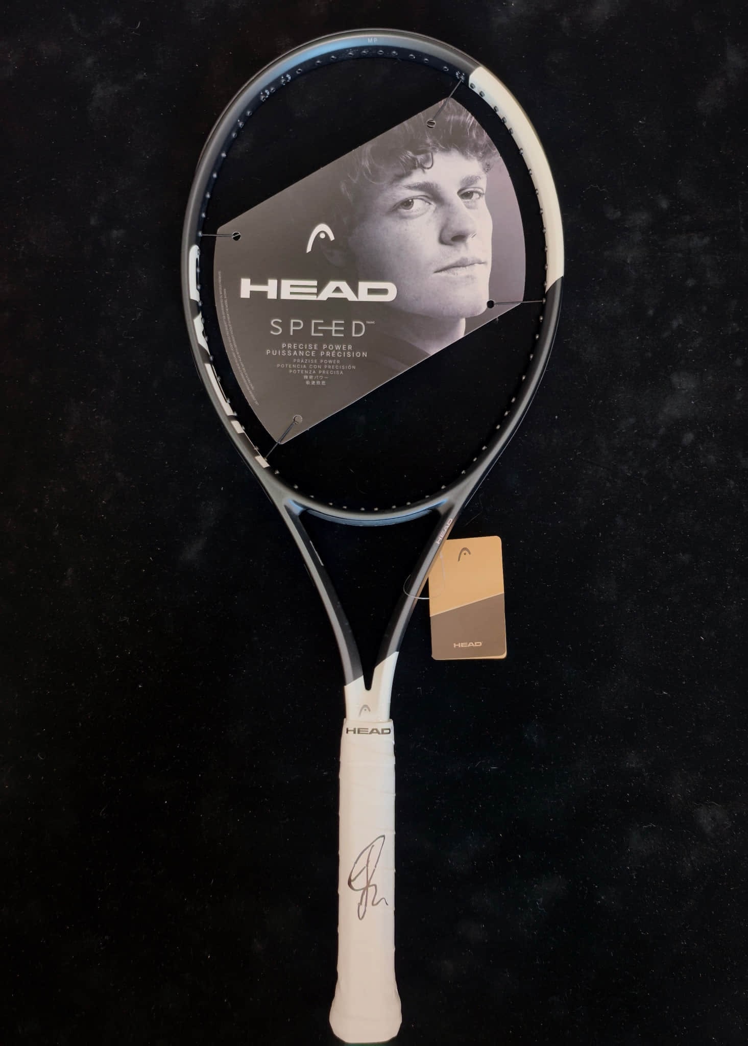 JANNIK SINNER TENNIS RACKET (1 of 2)
