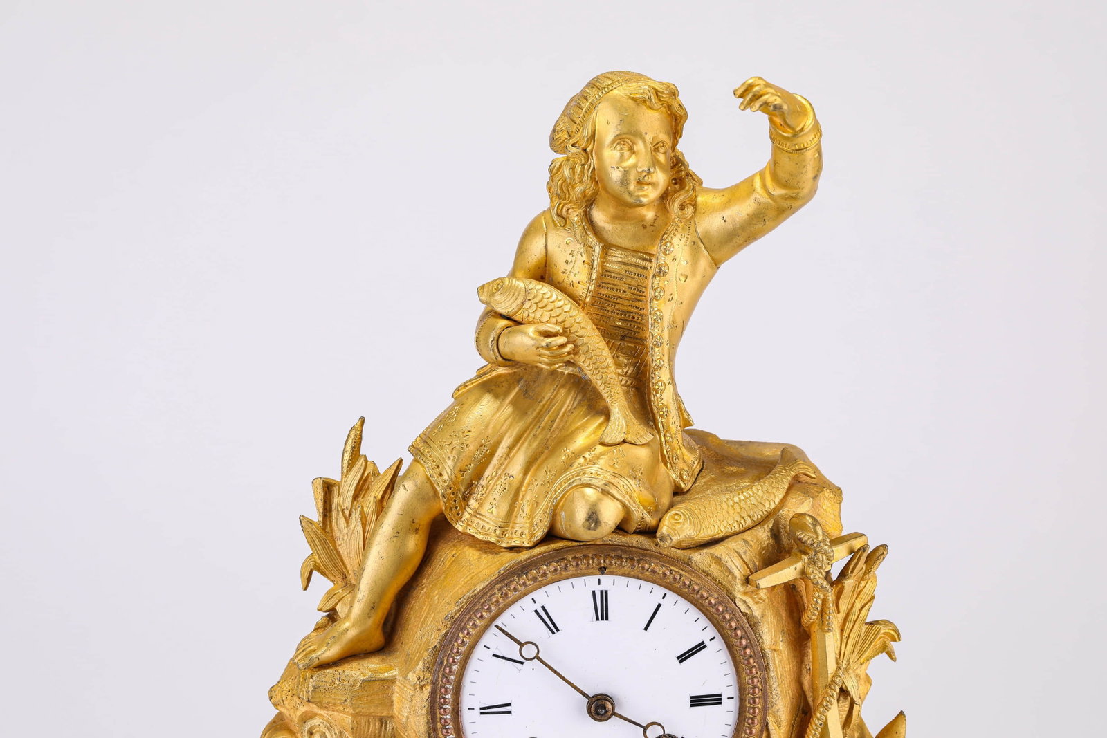 A GILT-BRONZE MANTEL CLOCK - 2