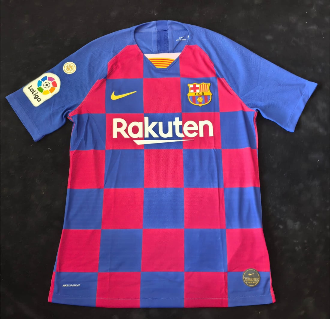LIONEL MESSI SIGNED JERSEY - 2