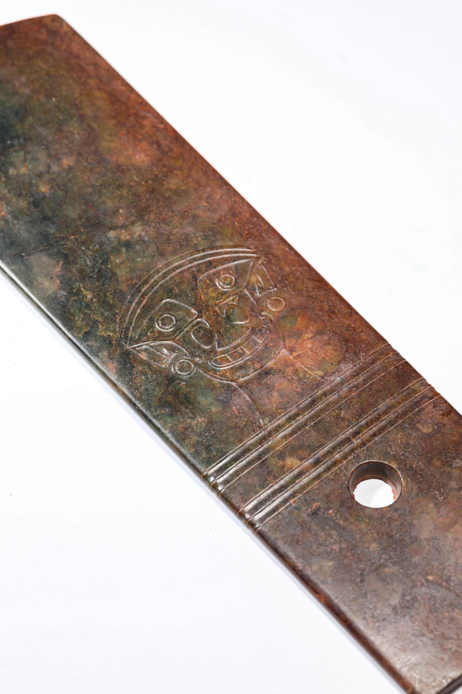 A JADE 'GUI' ORNAMENT - 7