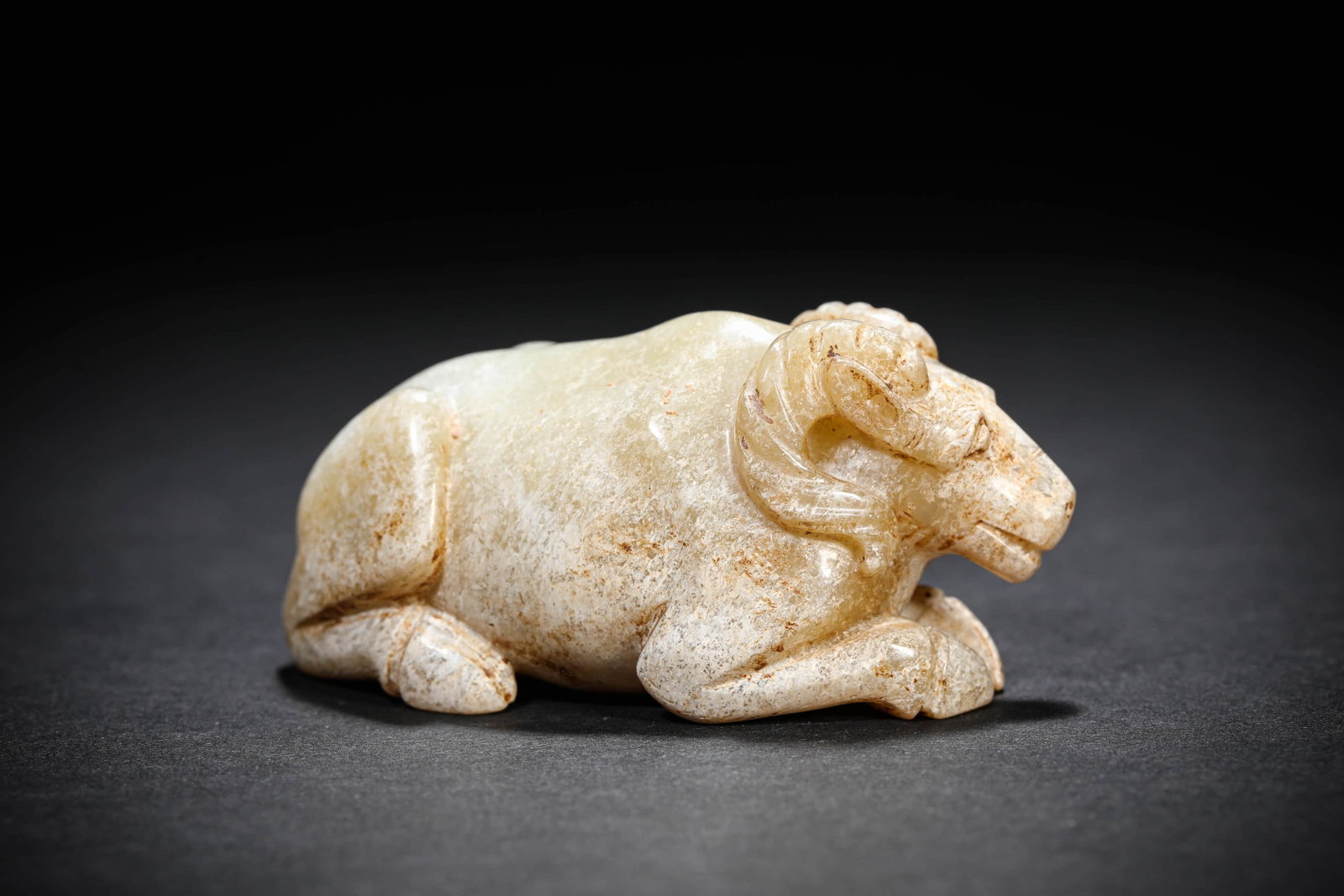 A JADE 'AUSPICIOUS BEAST' ORNAMENT - 2