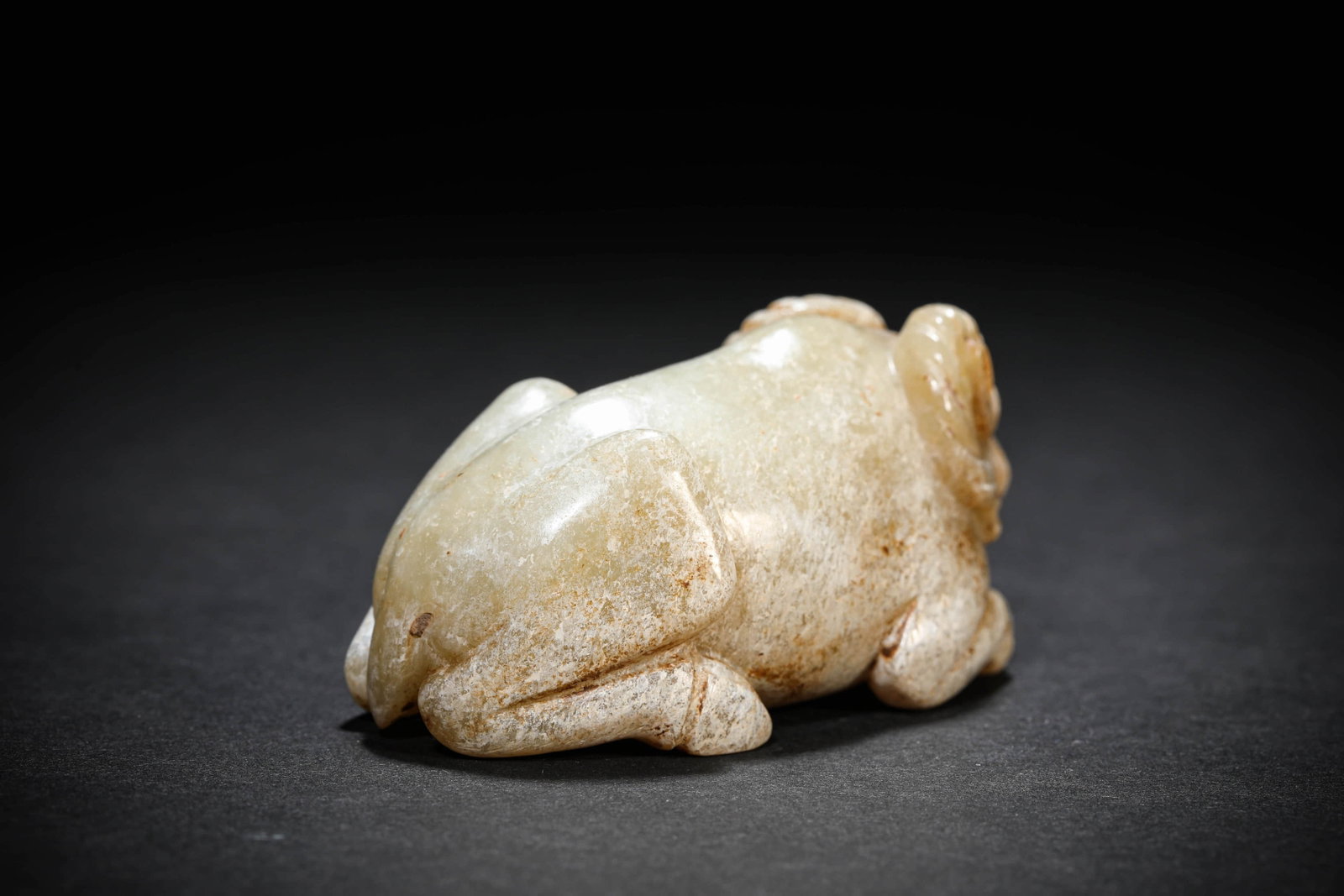 A JADE 'AUSPICIOUS BEAST' ORNAMENT - 5