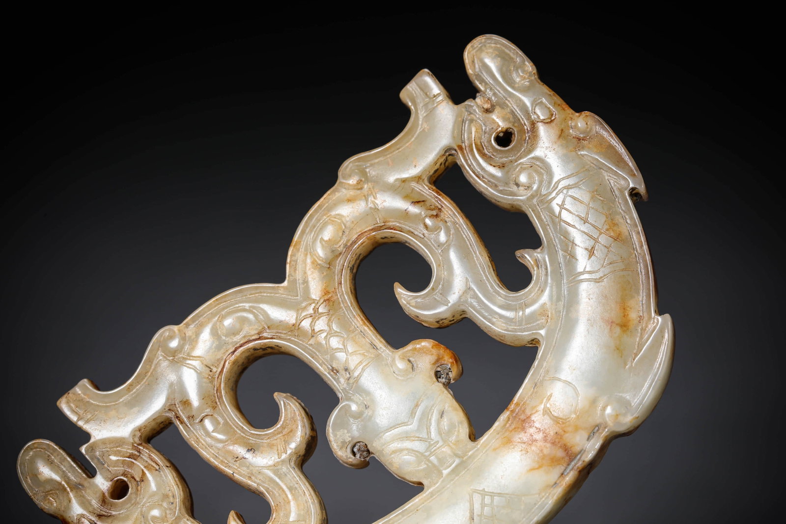 A JADE 'DOUBLE DRAGON' HENG - 3