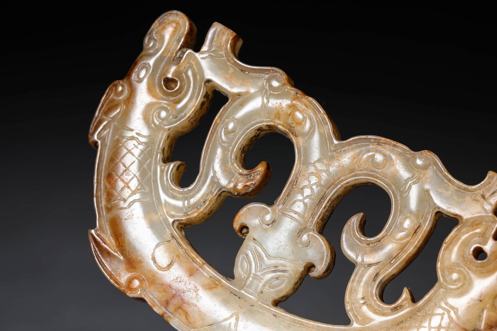 A JADE 'DOUBLE DRAGON' HENG - 4