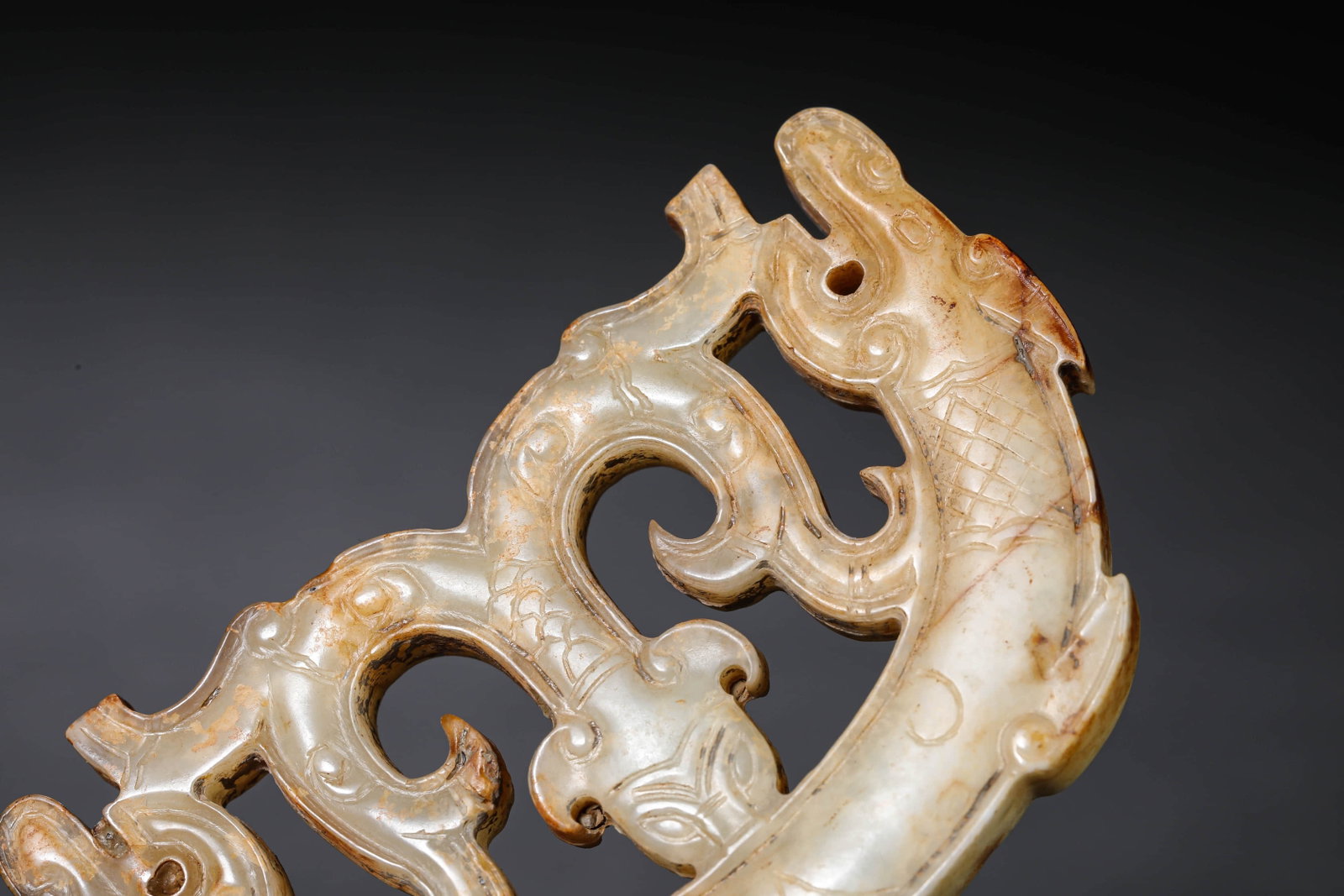 A JADE 'DOUBLE DRAGON' HENG - 5