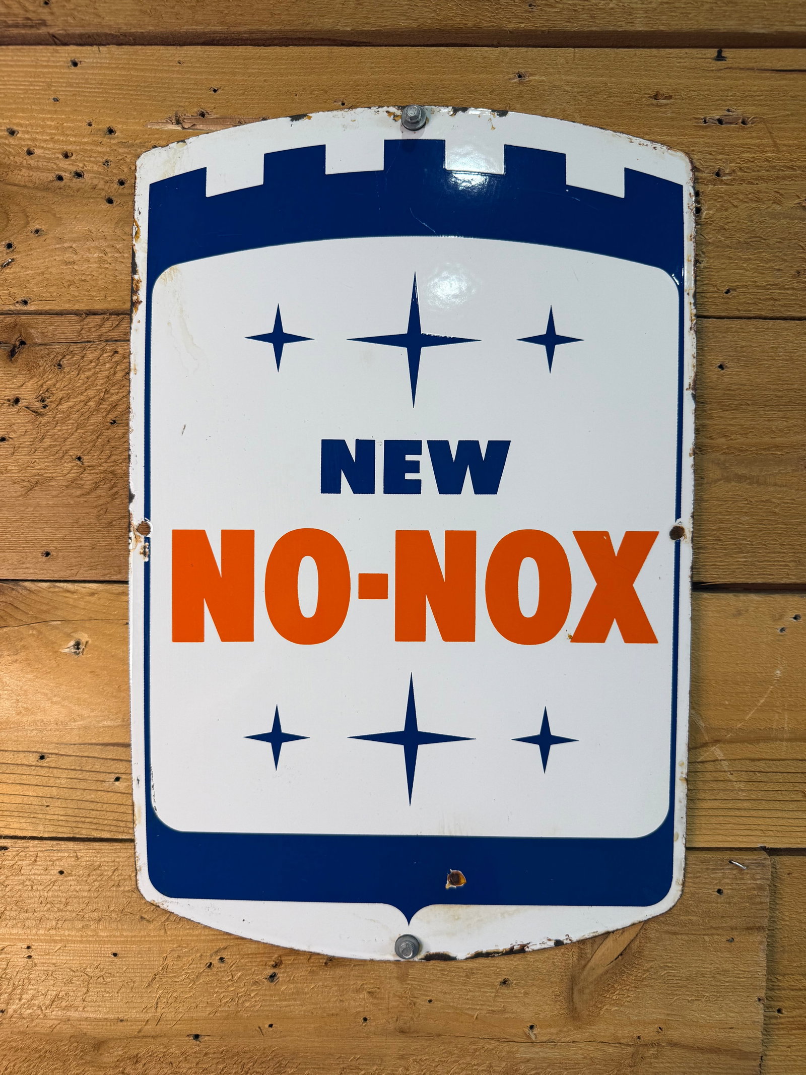 Original Single-sided Porcelain New No-Nox Gulf Plate (1 of 2)