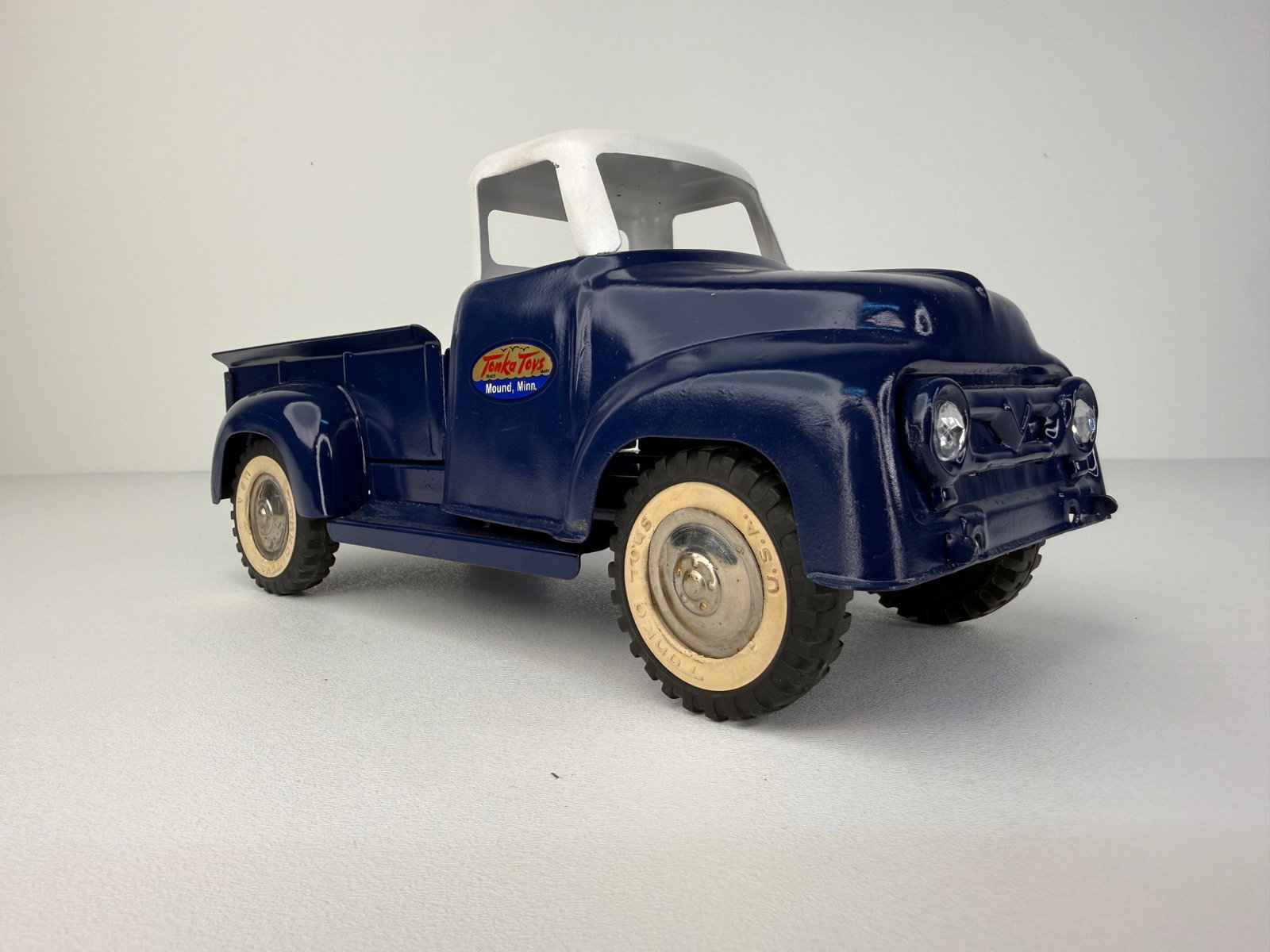 Vintage Tonka Toys Mound, Minn Blue Pickup Truck (1 of 6)