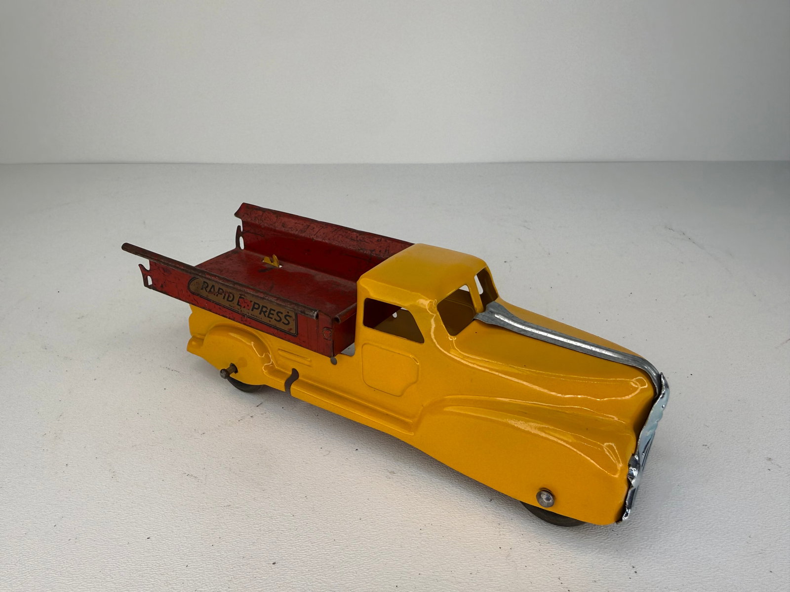 1930s Pressed Steel Marx Toy Truck (1 of 5)
