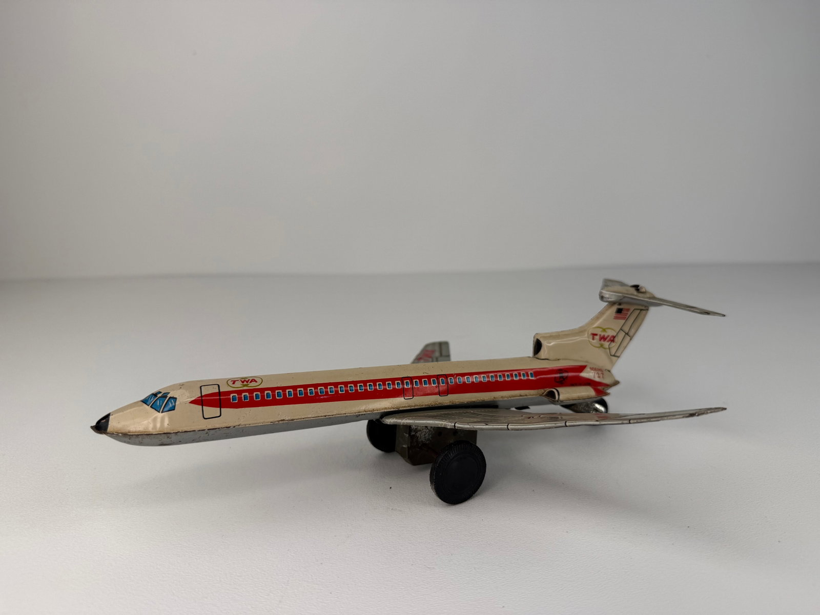 Kyowa Japan tin litho friction TWA Boeing 727 jet toy (1 of 5)