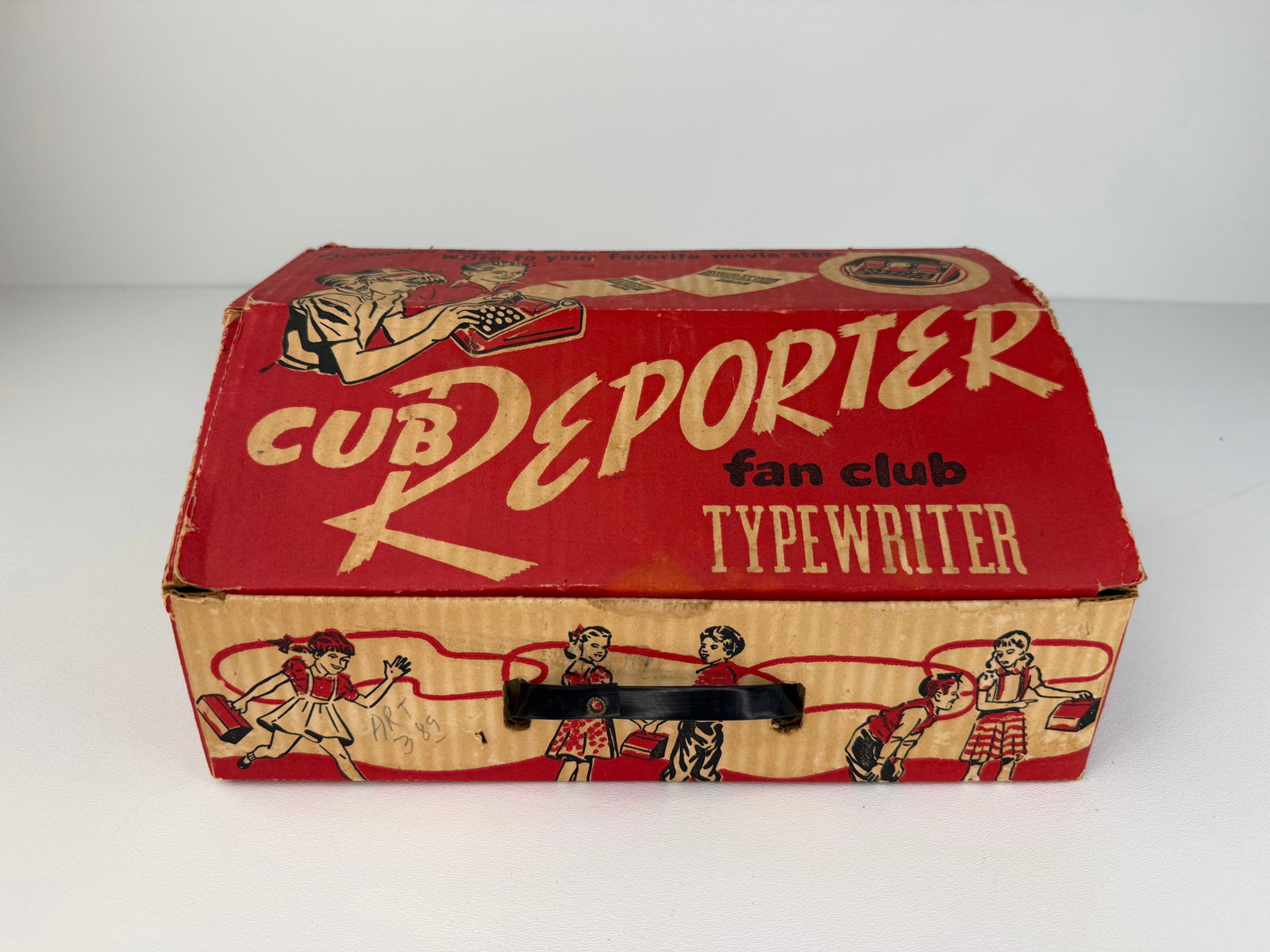 1958 Cub Reporter Fan Club Typewriter Tin Litho Toy with Original Box: 1958 Vintage Cub Reporter Fan Club Tin Litho Toy Typewriter with Original Box in great overall condition. A charming mid-century toy complete with its original box, making it an excellent addition to 