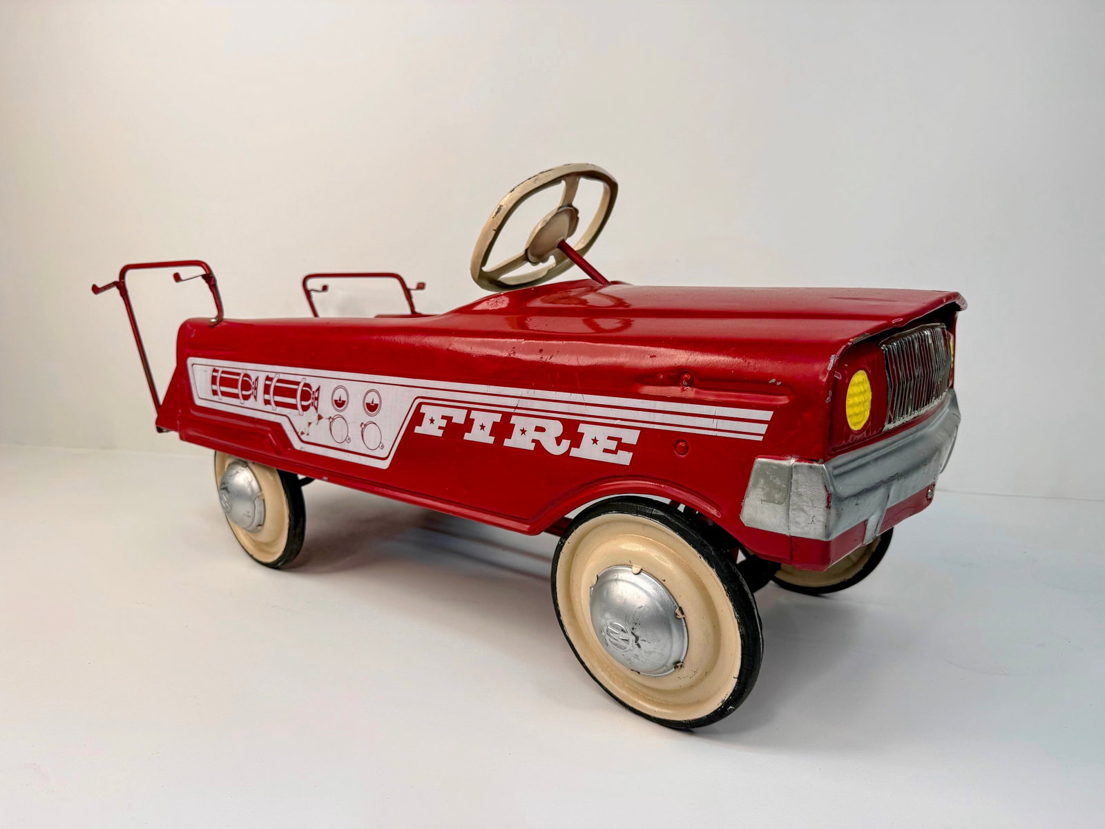 Repainted Murray fire truck pedal car (1 of 7)