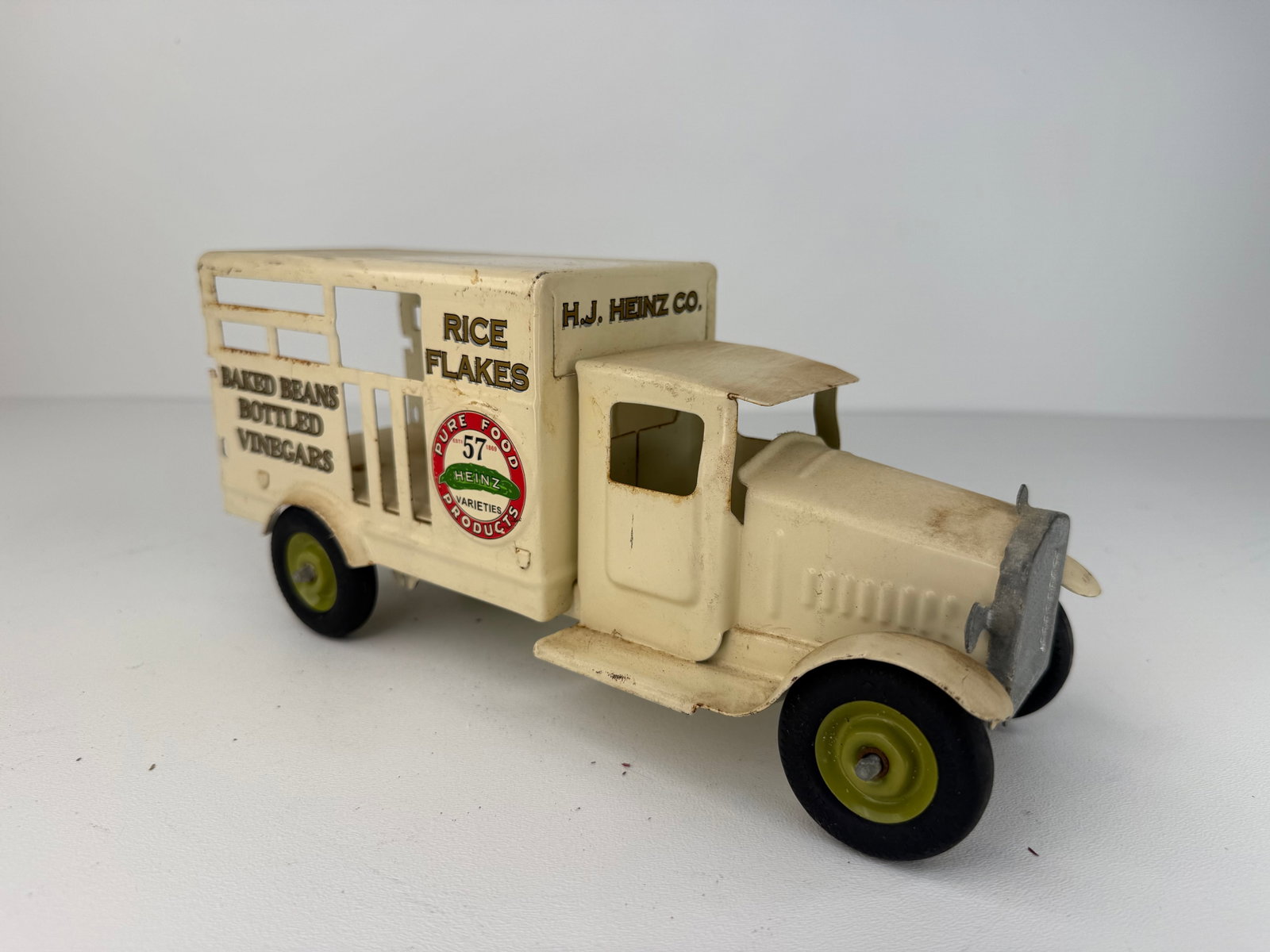Repainted Metal Craft Heinz Pure Food Truck: Repainted Metalcraft Heinz Pure Food truck. This classic vintage advertising truck has been professionally repainted and fitted with a new Heinz decal. A great display piece in good overall condition.