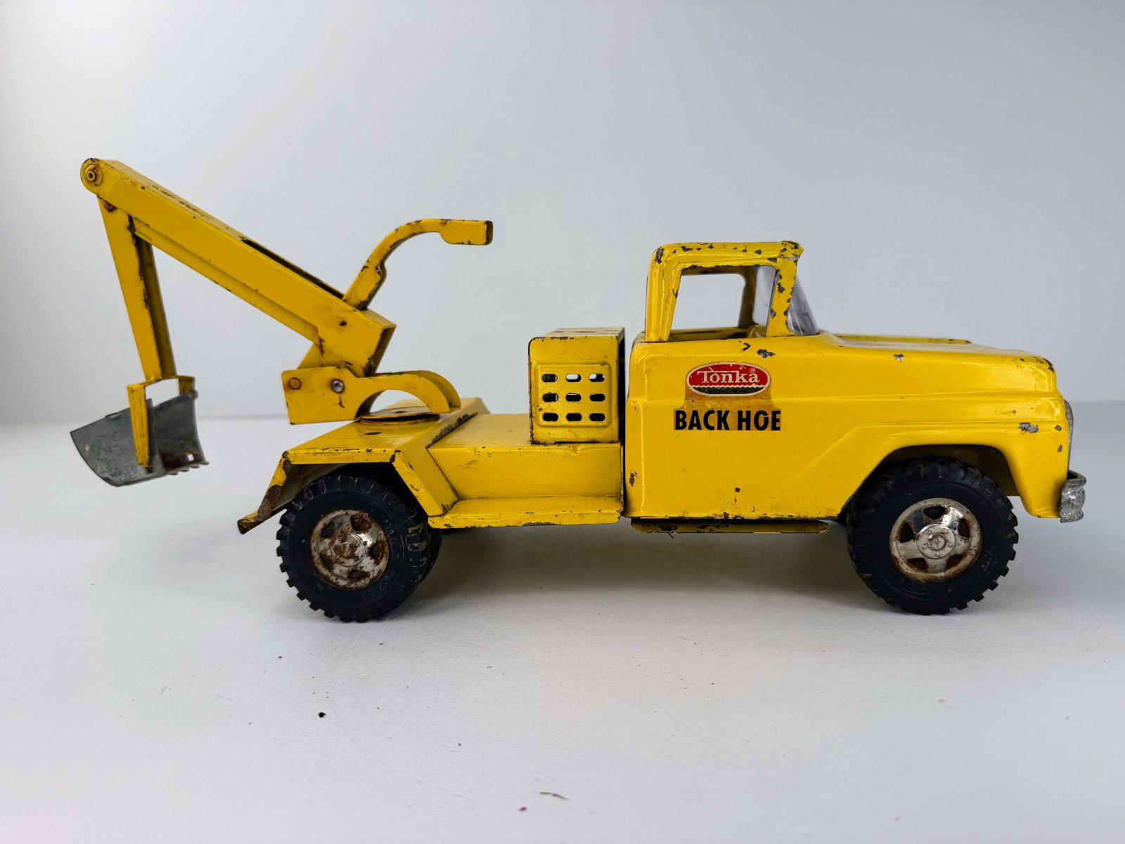 1960 pressed steel Tonka Backhoe Truck (1 of 6)