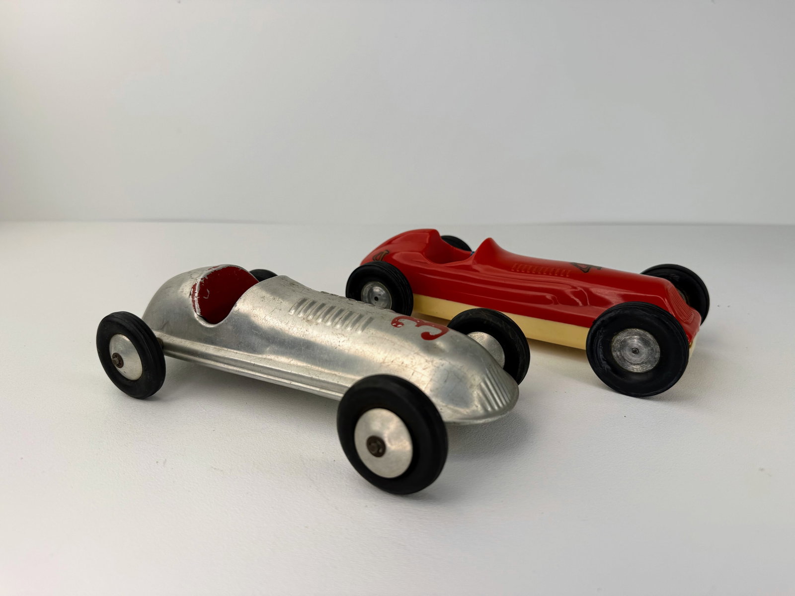 Set of two racing car toys (1 of 7)