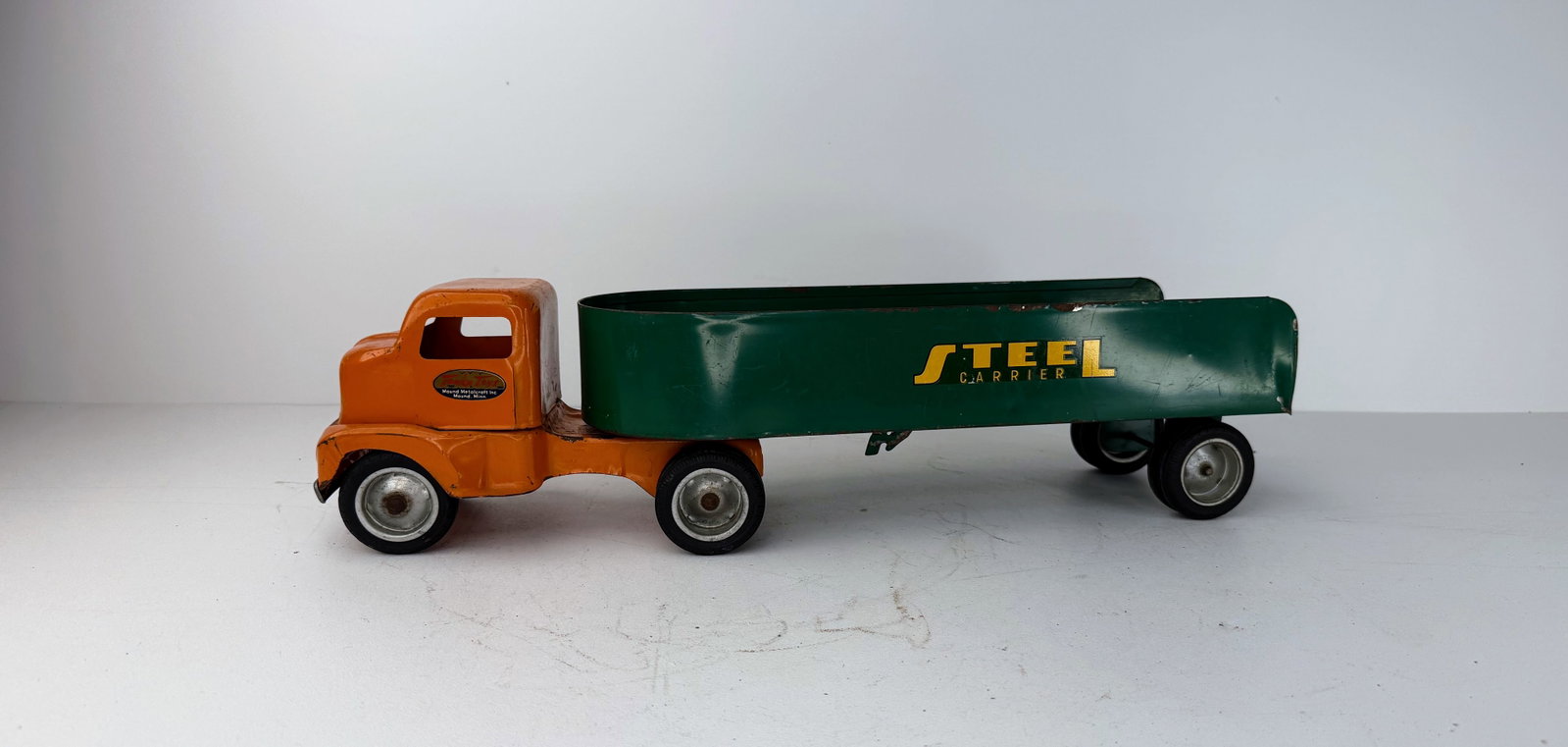 Pressed Steel Tonka Toys mound metalcraft truck (1 of 8)