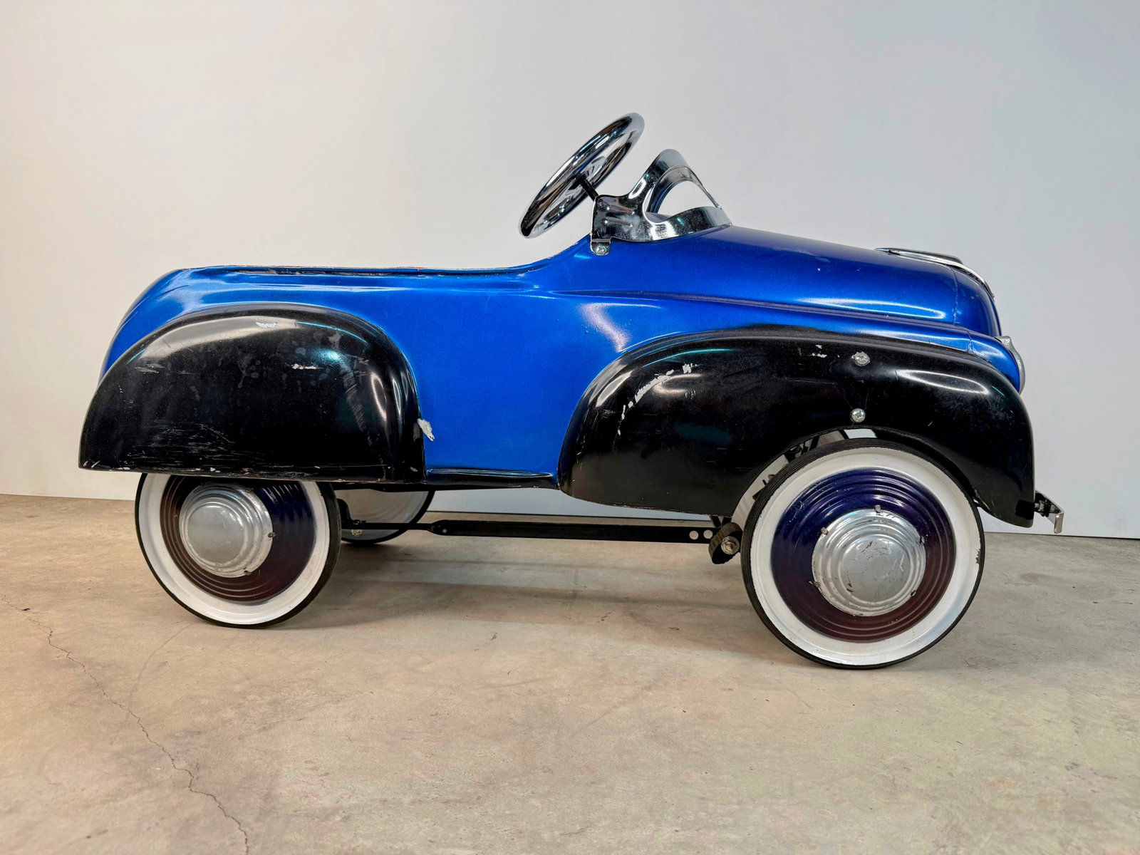 1941 Steelcraft Chrysler Pedal Car (1 of 10)
