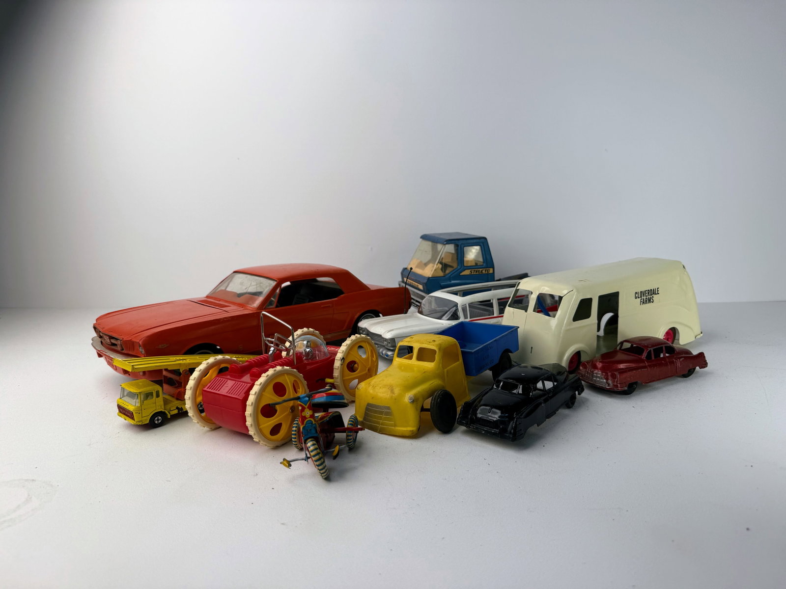 miscellaneous lot of cars, truck, and vans (1 of 10)