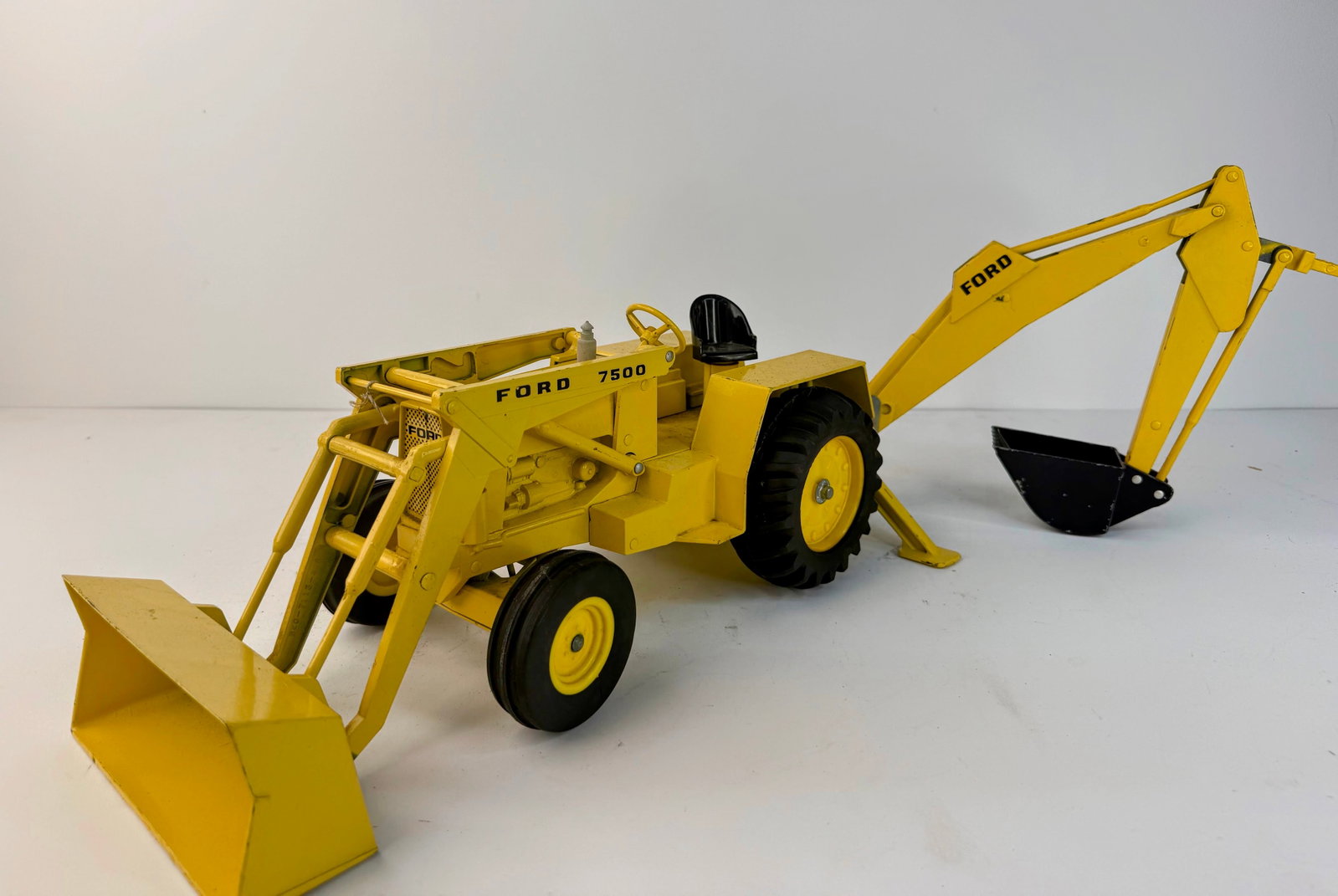 Vintage ERTL Ford 7500 Tractor Backhoe Toy (1 of 9)