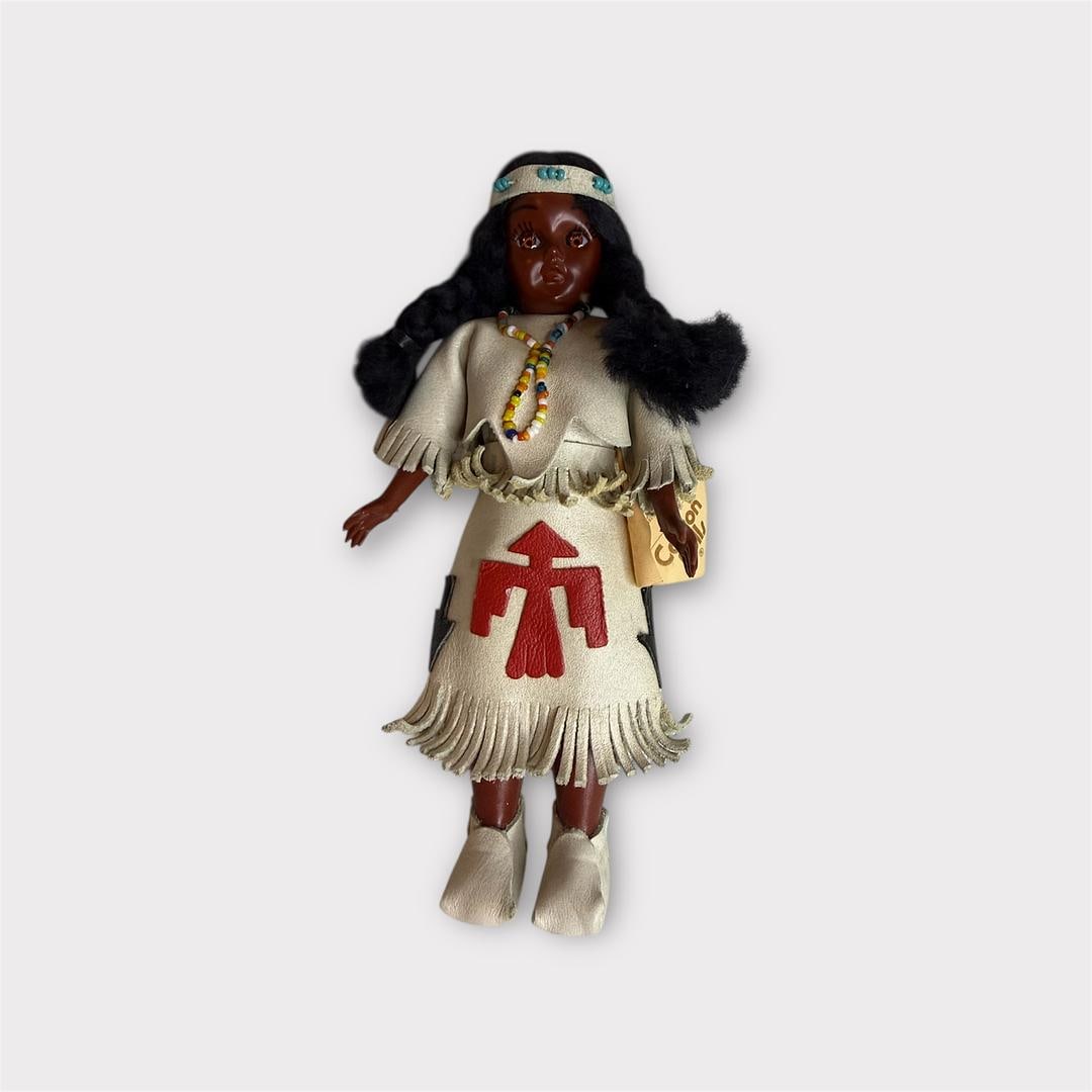 Vintage Genuine Native American Carlson Doll With Original Tag 12-12 Mandan Princess (1 of 6)