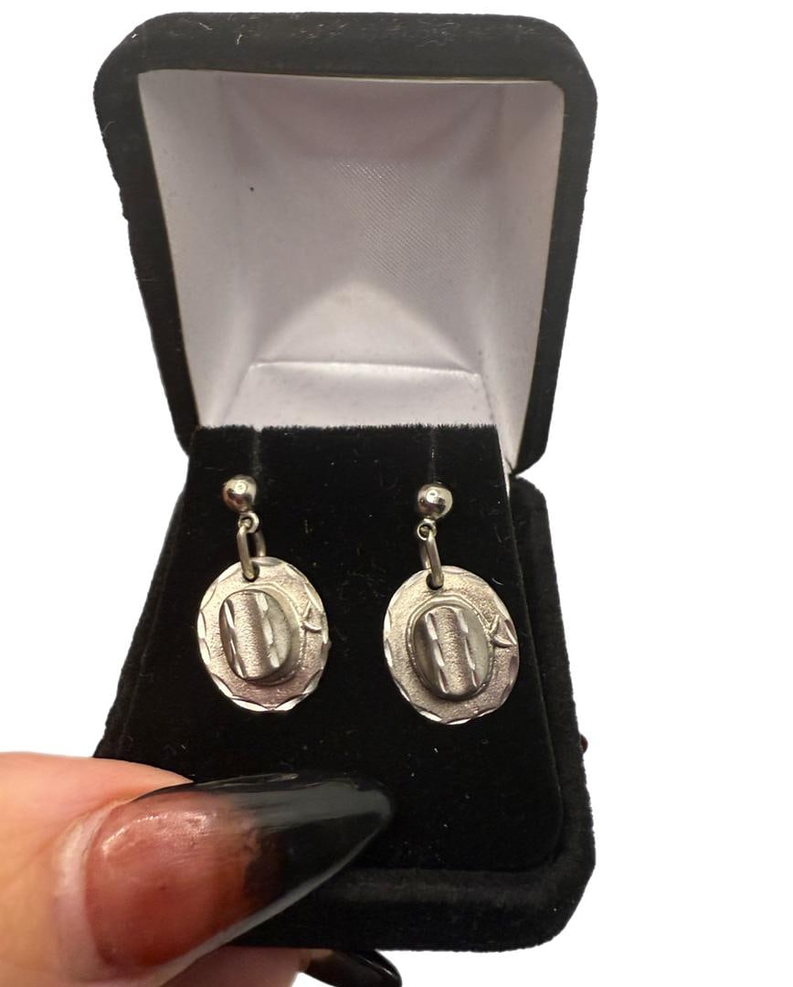 Vintage EGE 92 Pewter Cowboy/Cowgirl Hat Dangle Earrings Diamond Cut: 21 Vintage EGE 92 Pewter Cowboy/Cowgirl Hat Dangle Earrings Diamond Cut