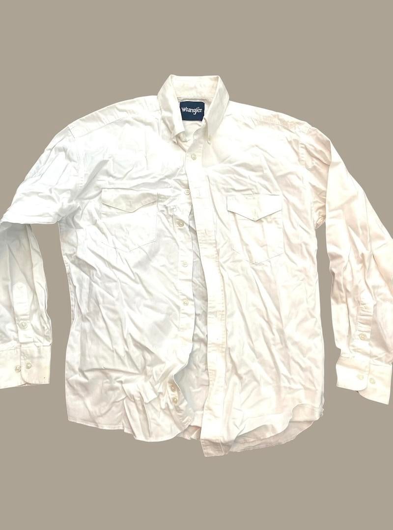 Vintage 1990s Wrangler White Button Up Western Rodeo Shirt Size Medium: LOT 324 Vintage 1990s Wrangler White Button Up Western Rodeo Shirt Size Medium