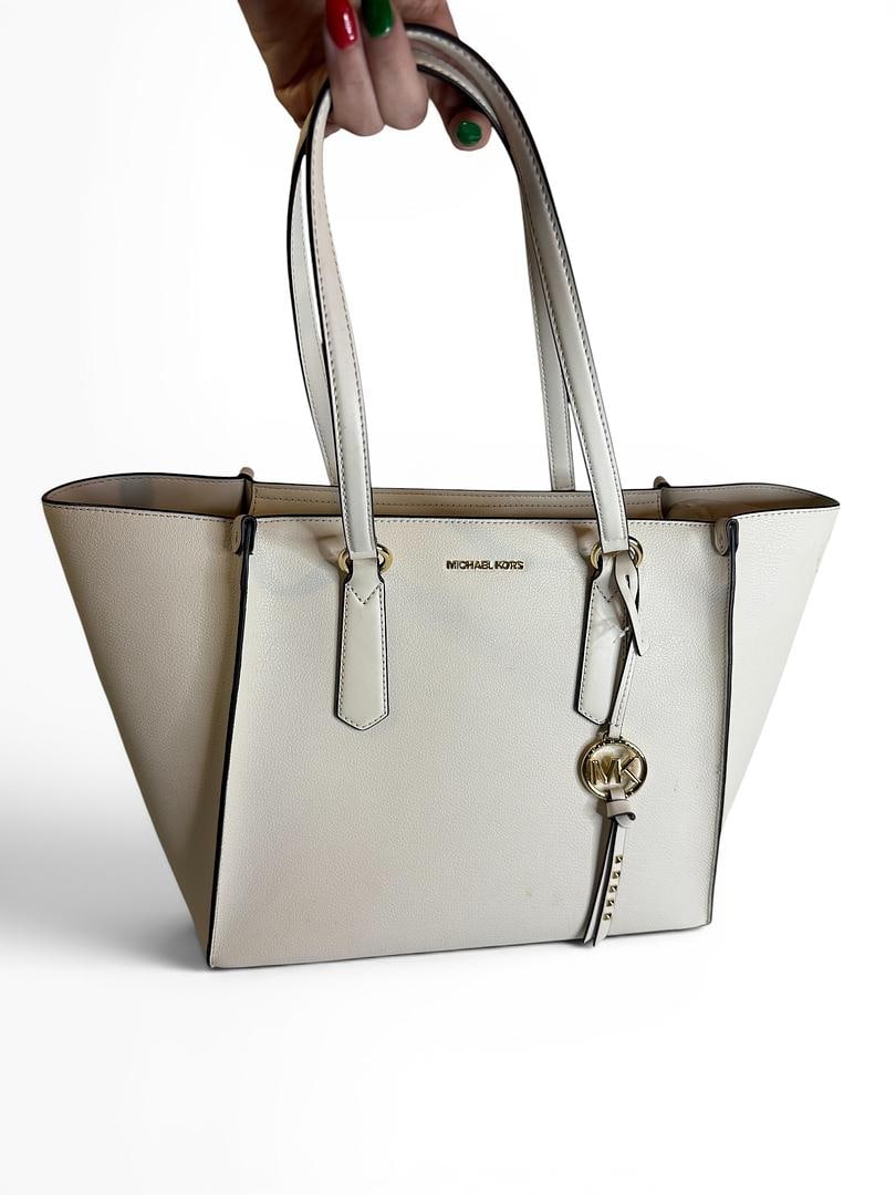 Michael Kors KRIS Light Cream Large Top Zip Tote Leather Brand New with Tags 398 USD: LOT 31 Michael Kors; KRIS Light Cream Large Top-Zip Tote Leather NWOT MSRP $398.00 SKU 196237403827