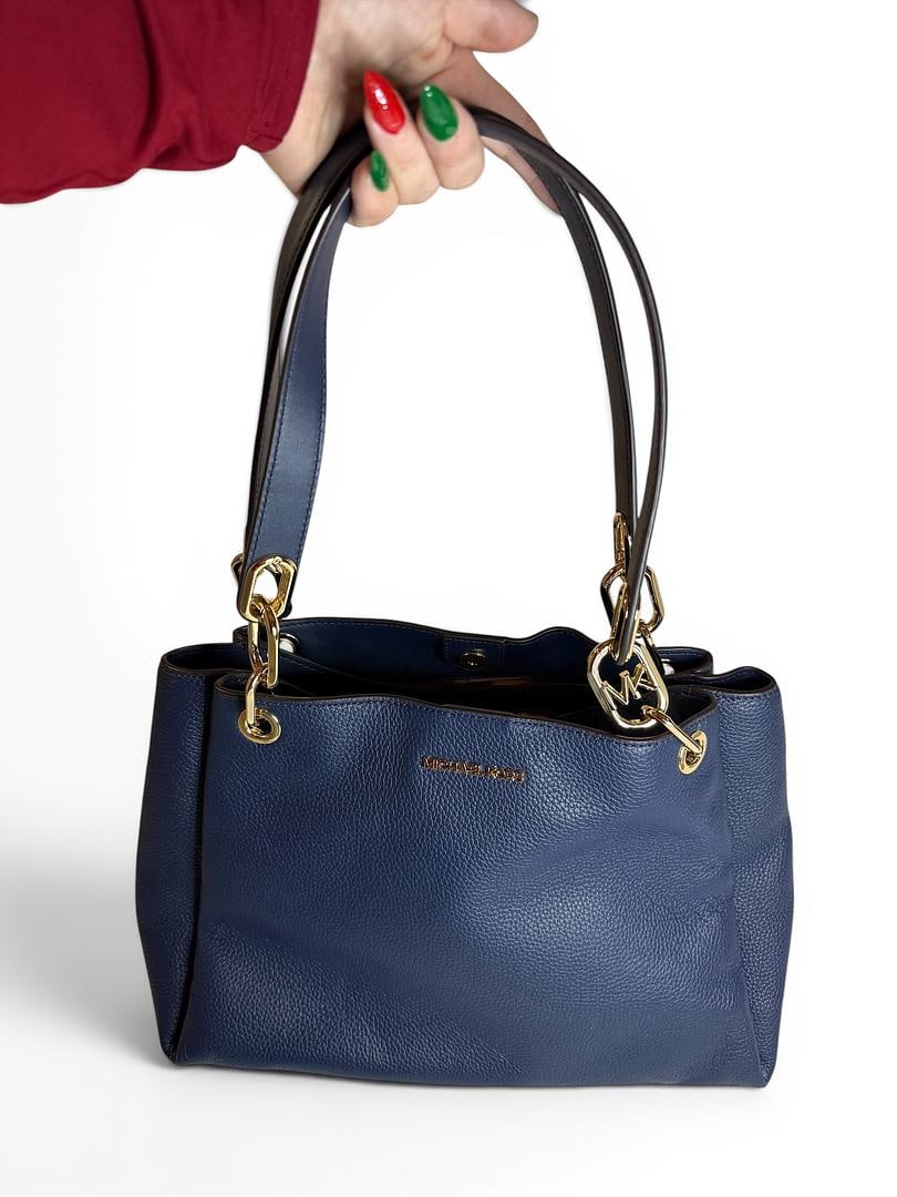 Michael Kors TRISHA Navy Large Triple Gusset Shoulder Bag Leather Brand New with Tags 628 USD: LOT 39 Michael Kors; TRISHA Navy Large Triple Gusset Shoulder Bag Leather NWOT MSRP $628.00 SKU 194900900789