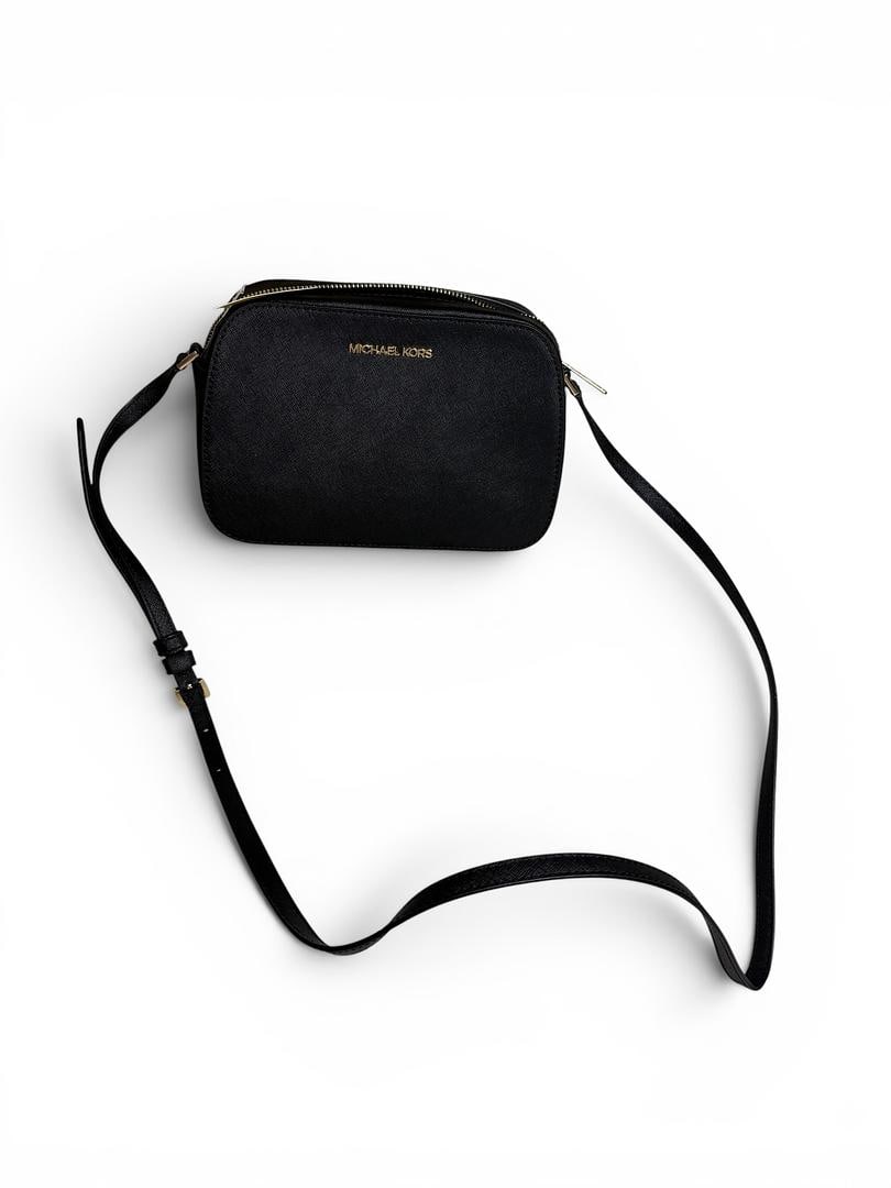 Michael Kors HOUSTON Black Large Large Zip Crossbody Leather Brand New with Tags 168 USD: LOT 47 Michael Kors; HOUSTON Black Large Large Zip Crossbody Leather NWOT MSRP $168.00 SKU 194900319239