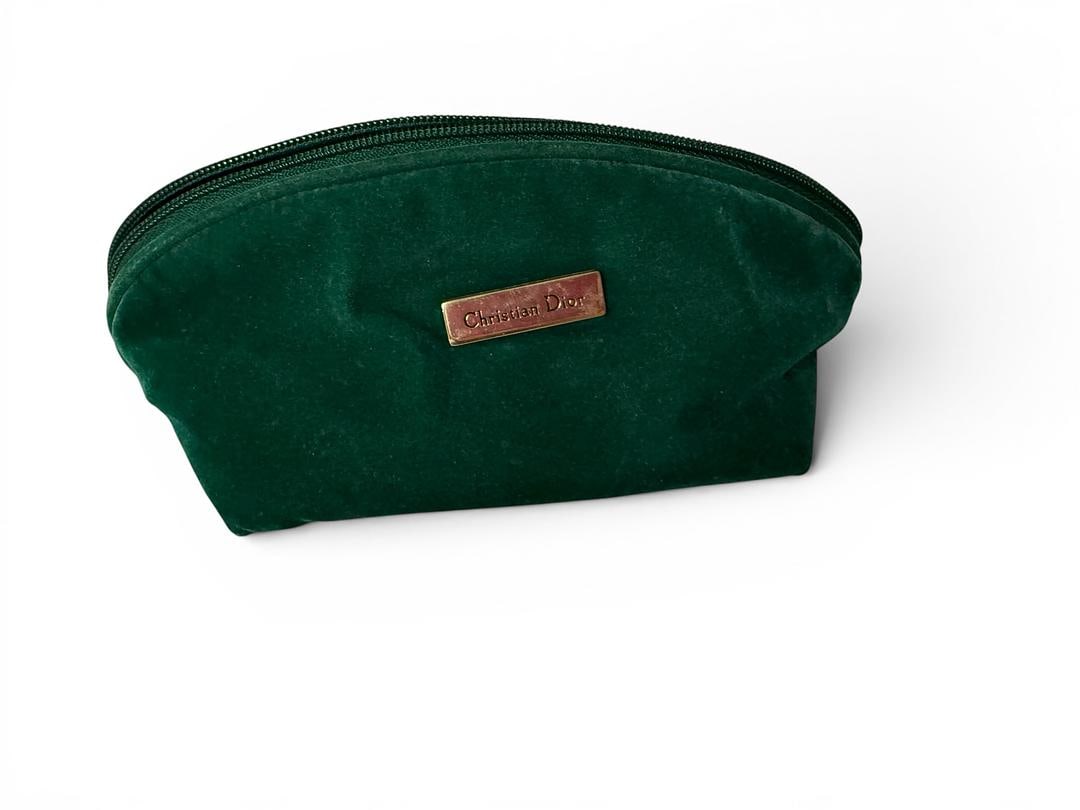 RARE Velvet Emerald Green Christian Dior Make Up Toiletry Travel Pouch 92 USD: LOT 94 RARE Velvet Emerald Green Christian Dior Make Up/Toiletry Travel Pouch $92