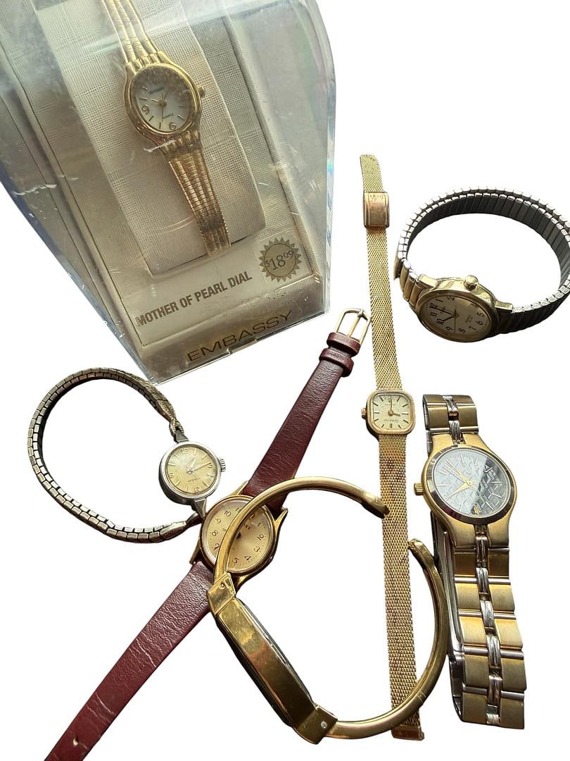 Mystery Womens Vintage Watch Lot of 7 Watches (1 of 3)