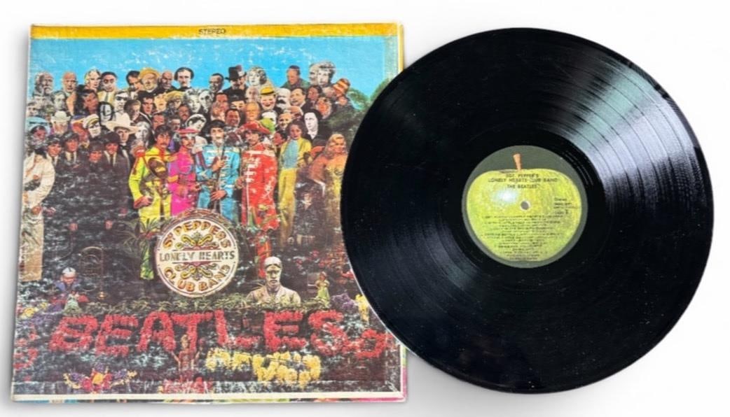 The Beatles Vinyl Record LP Sgt Peppers Lonely Hearts Club Band (1 of 3)
