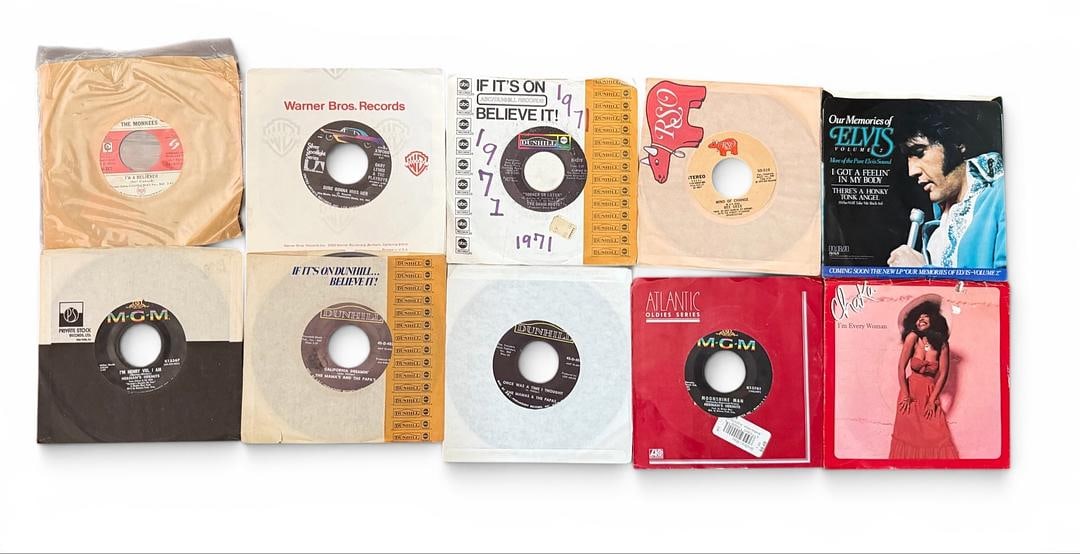 Lot of 10 Rare and High Value 45rpm Vinyl Records Elvis Presley Chaka BeeGees Cyndi Lauper Devo (1 of 5)