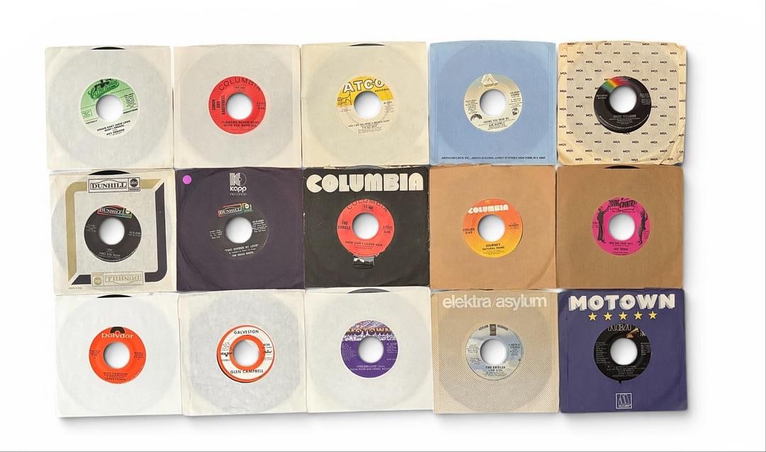 Lot of 15 Rare and High Value 45rpm Vinyl Records Glen Campbell The BeeGees Diana Ross Lionel Richie (1 of 5)