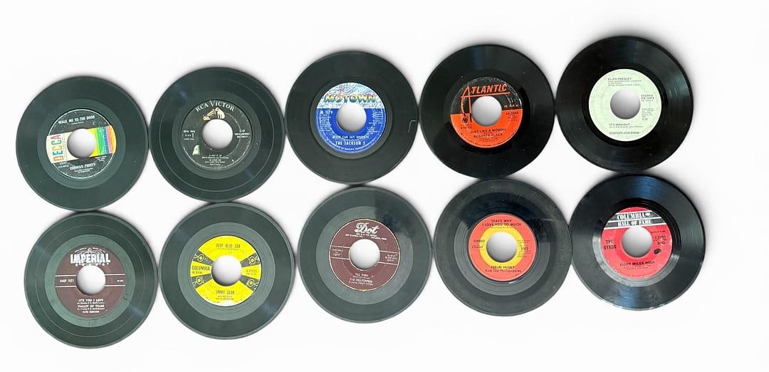 Lot of 10 Rare and High Value 45rpm Vinyl Records Jackson 5 Fats Domino Jimmy Dean Ferlin Husky The: Lot of 10 Rare and High Value 45rpm Vinyl Records. What you see in the photo is what you will receive, you will also receive them in a generic sleeve with each 45. Please review the photos carefully f