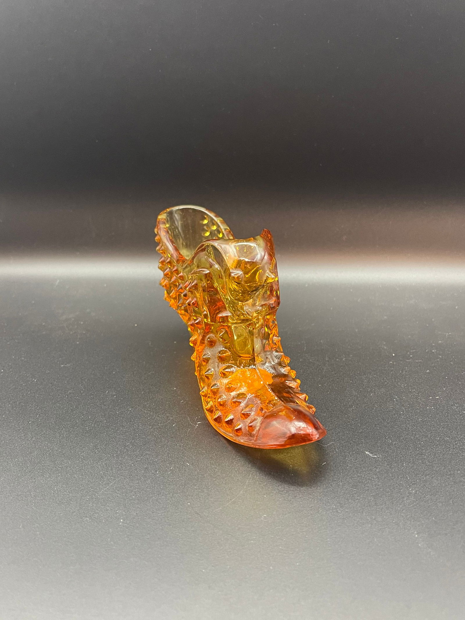 Vintage Fenton Amber English Hobnail Glass Victorian Shoe w/ Cat Head Top 3': Vintage Fenton Amber English Hobnail Glass Victorian Shoe w/ Cat Head Top 3" Condition Yes, we will ship this item, we provide in house shipping to save our customers money. S&H fees and insurance wil