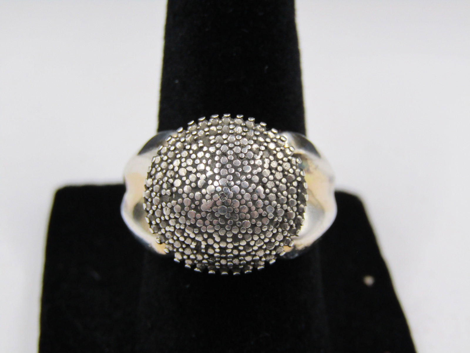 Size 6 Sterling Silver Oval Ring, 7 Grams: Size 6 Sterling Silver Oval Ring, 7 Grams Condition Yes, we will ship this item, we provide in house shipping to save our customers money. S&H fees and insurance will be added to your invoice. If you 