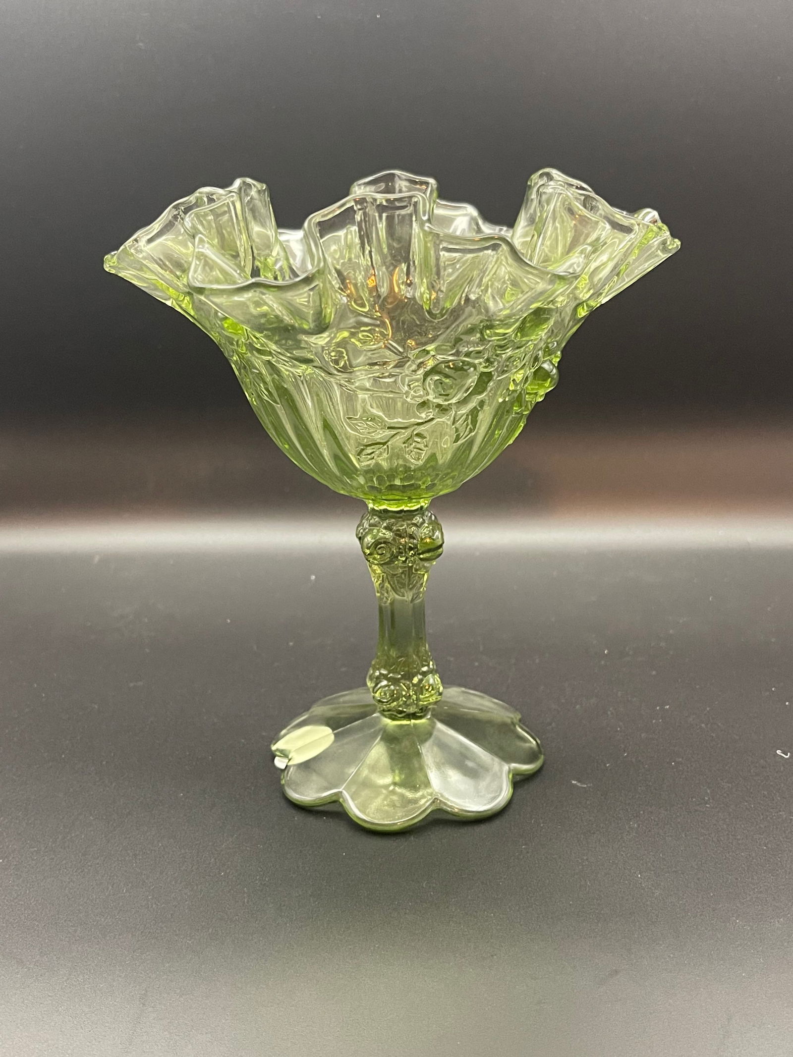 Vintage Fenton Green Glass Cabbage Rose Ruffled Edge Pedestal Candy Dish 6' (1 of 5)