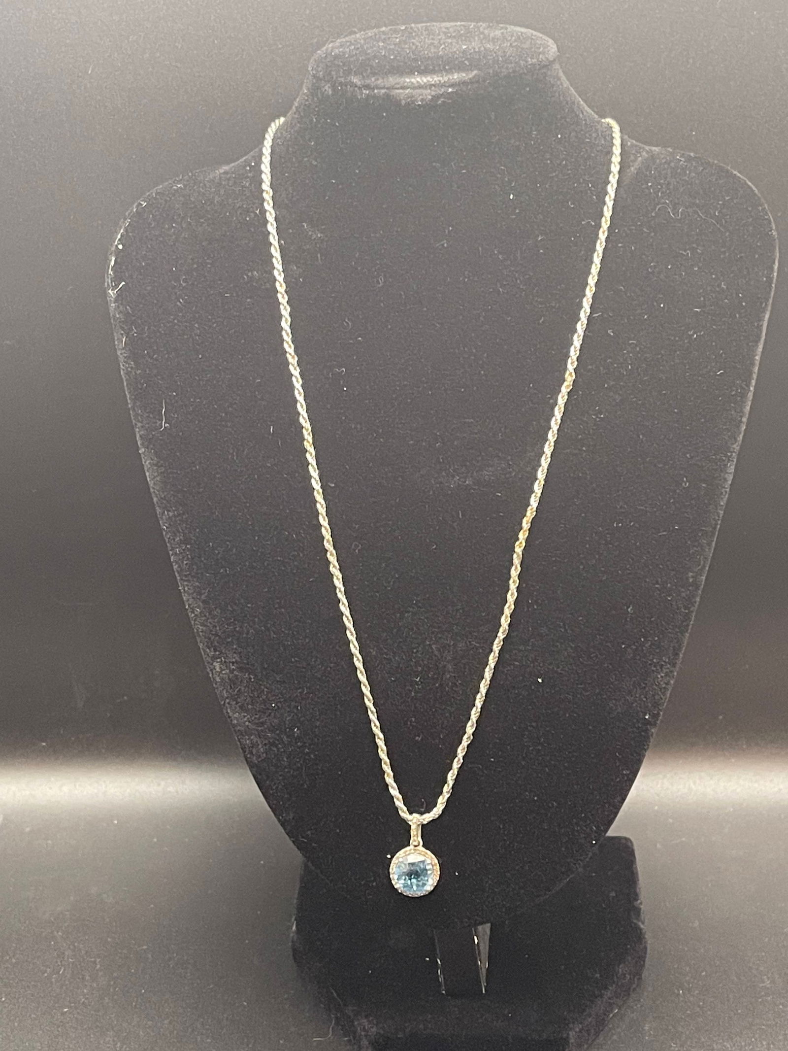 Sterling Silver Blue Topaz Pendant on 18' Sterling Silver Chain: Sterling Silver Blue Topaz Pendant on 18" Sterling Silver Chain Condition Yes, we will ship this item, we provide in house shipping to save our customers money. S&H fees and insurance will be added to