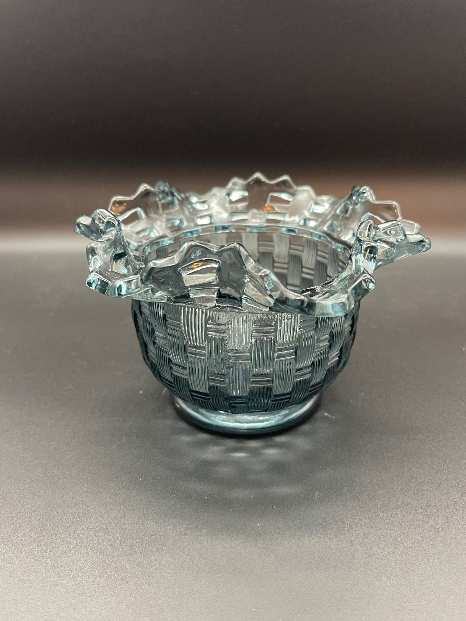 Vintage Fenton Blue Basketweave Bowl, Approx 3 Inches Tall (1 of 3)