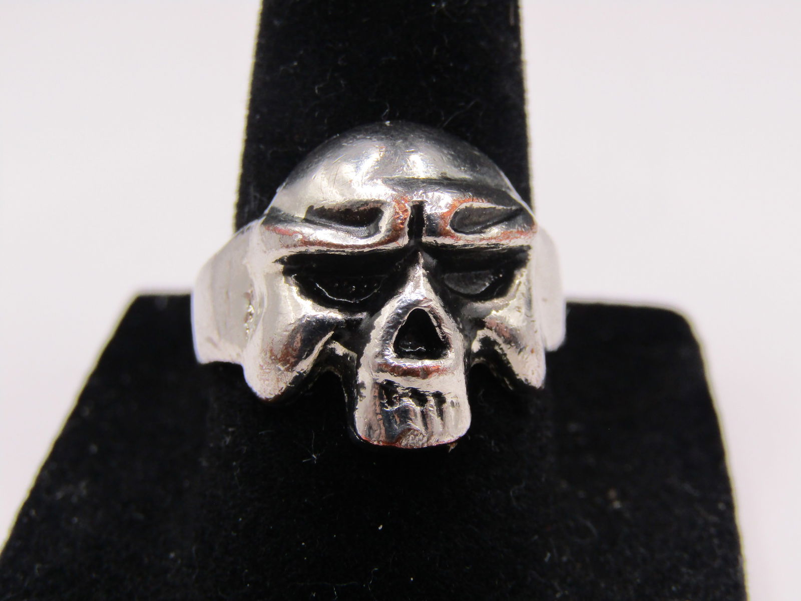 Sterling Silver Size 7.5 Skull Ring (1 of 3)