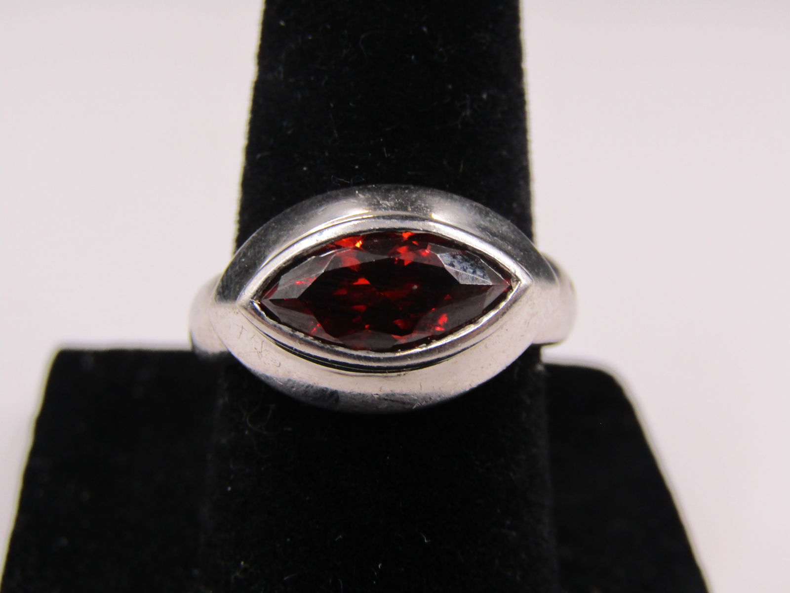 Sterling Silver Size 6 Ruby Like Ring: Sterling Silver Size 6 Ruby Like Ring Condition Yes, we will ship this item, we provide in house shipping to save our customers money. S&H fees and insurance will be added to your invoice. If you woul