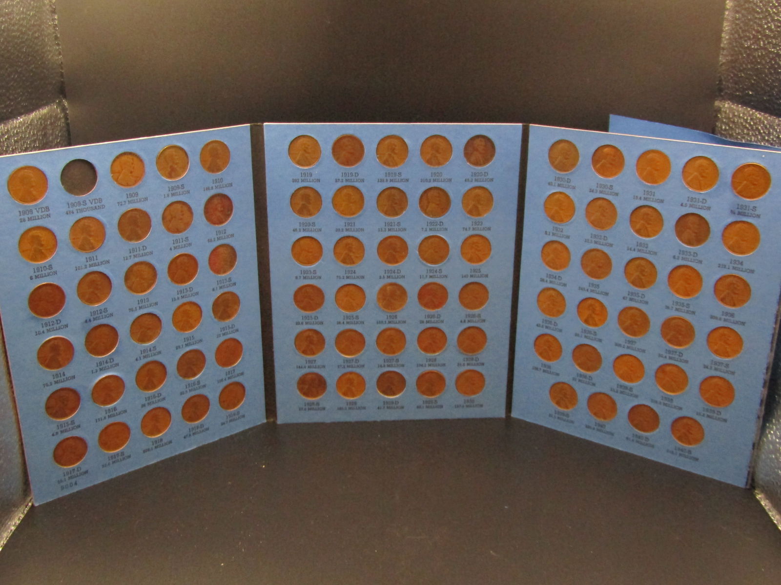 AUCTION HIGHLIGHT; 1909-1940 Lincoln Cent Collection Folder, Includes Major Key/Semi Key Dates; (1 of 12)