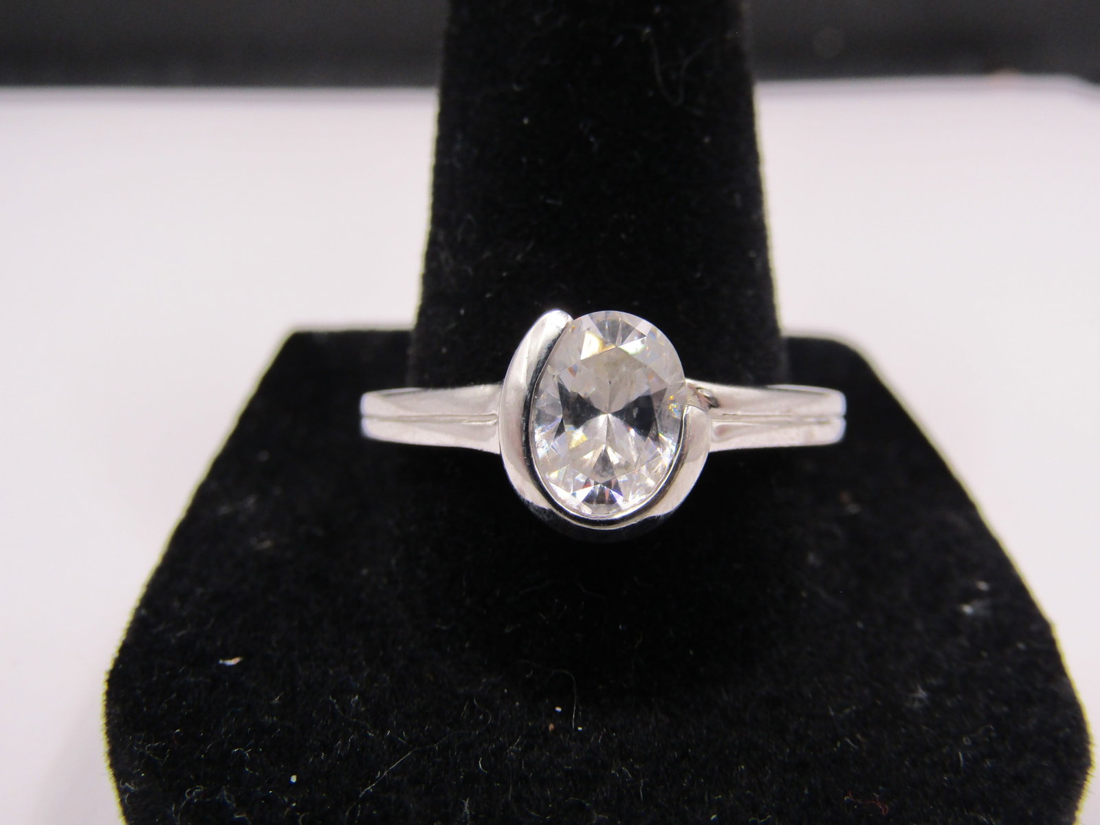 Sterling Silver Size 10 Oval CZ Ring: Sterling Silver Size 10 Oval CZ Ring Condition Yes, we will ship this item, we provide in house shipping to save our customers money. S&H fees and insurance will be added to your invoice. If you would