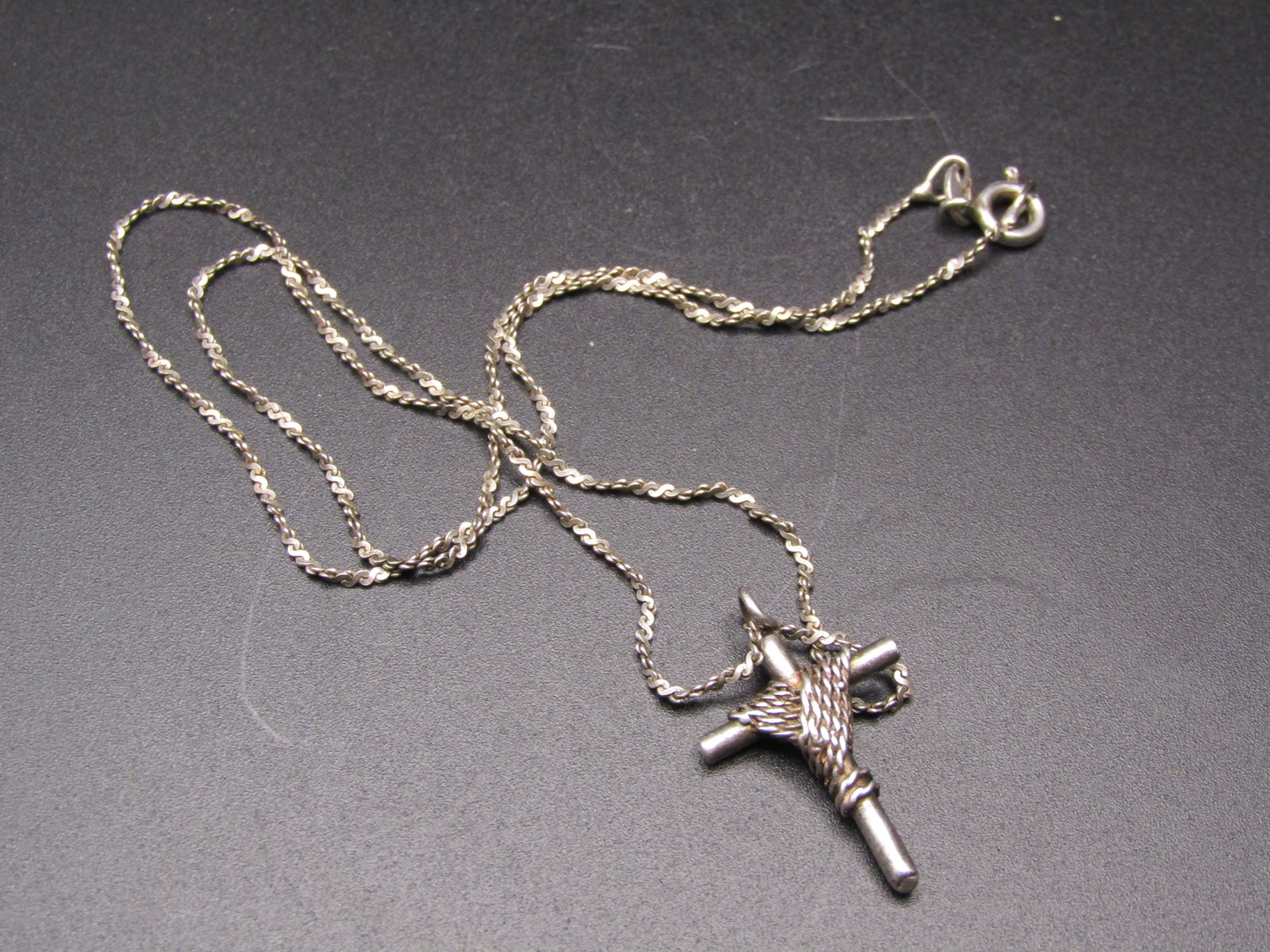 Sterling Silver Cross Pendant on 16' Sterling Silver Chain Marked Italy: Sterling Silver Cross Pendant on 16" Sterling Silver Chain Marked Italy Condition Yes, we will ship this item, we provide in house shipping to save our customers money. S&H fees and insurance will be 