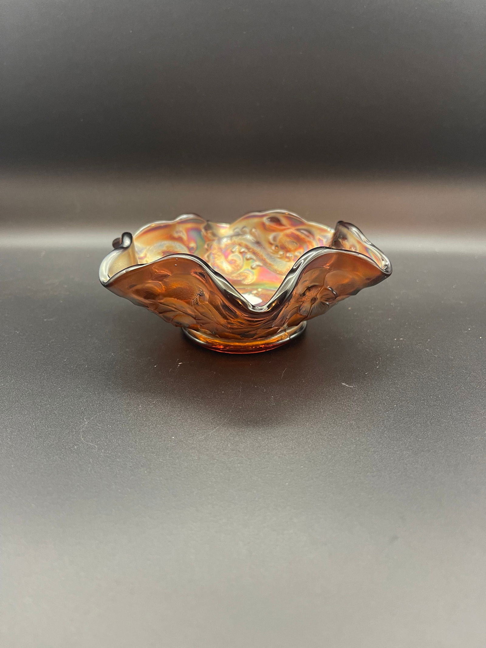Vintage Fenton Carnival Glass Feathered Serpent Bowl (1 of 2)
