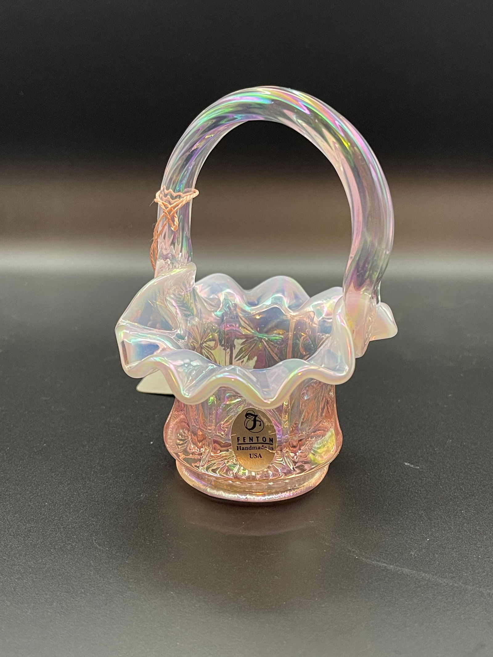 Vintage Fenton Pink Iridescent Pink Glass Basket. 4.5' (1 of 3)